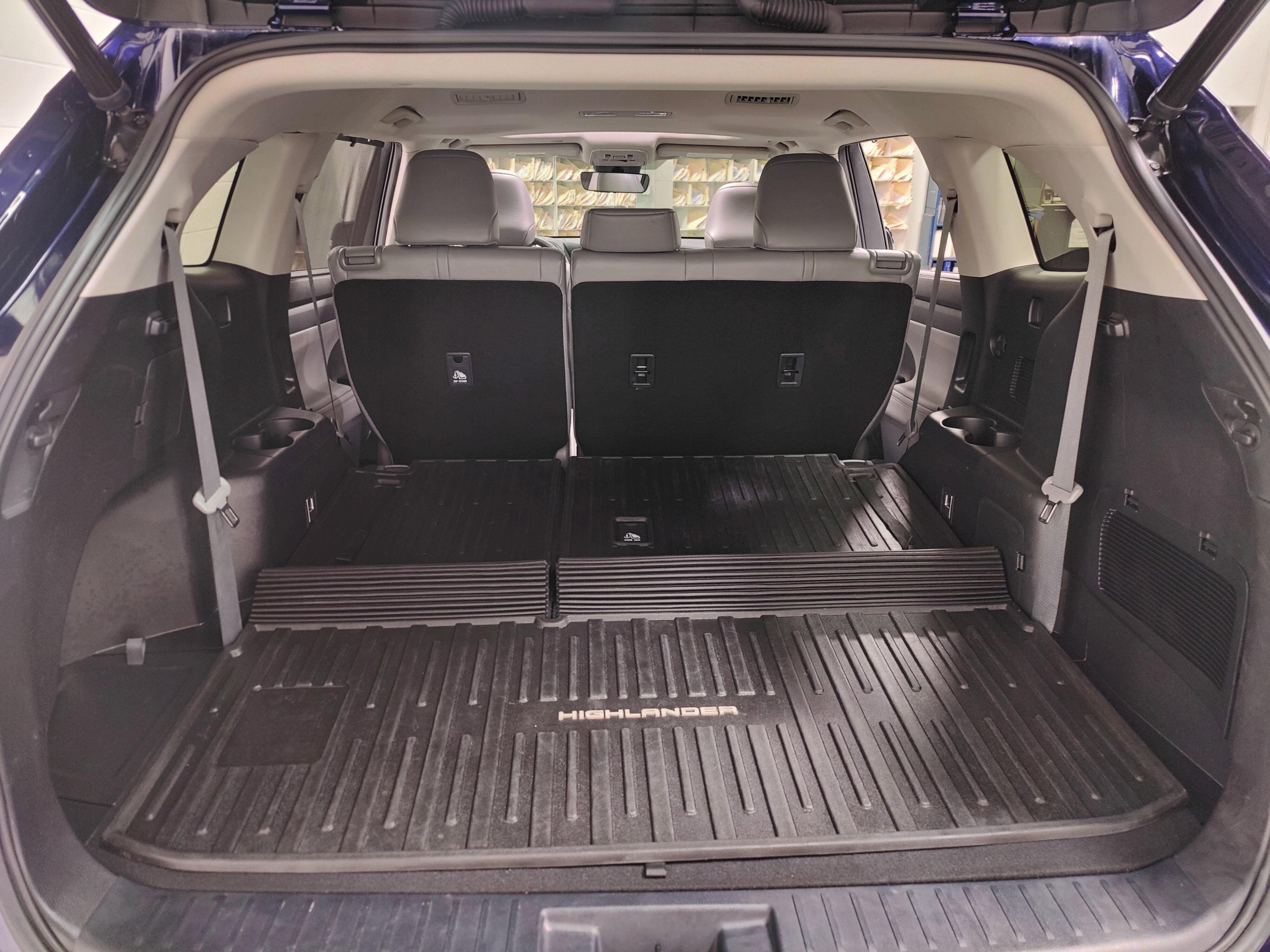 2022 Toyota Highlander XLE AWD w/Sunroof