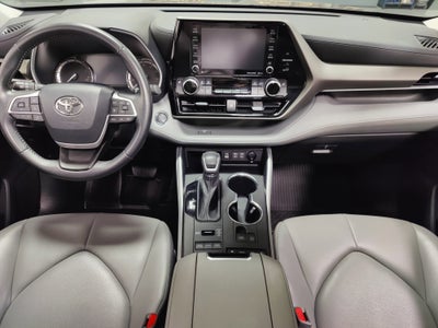 2022 Toyota Highlander XLE AWD w/Sunroof