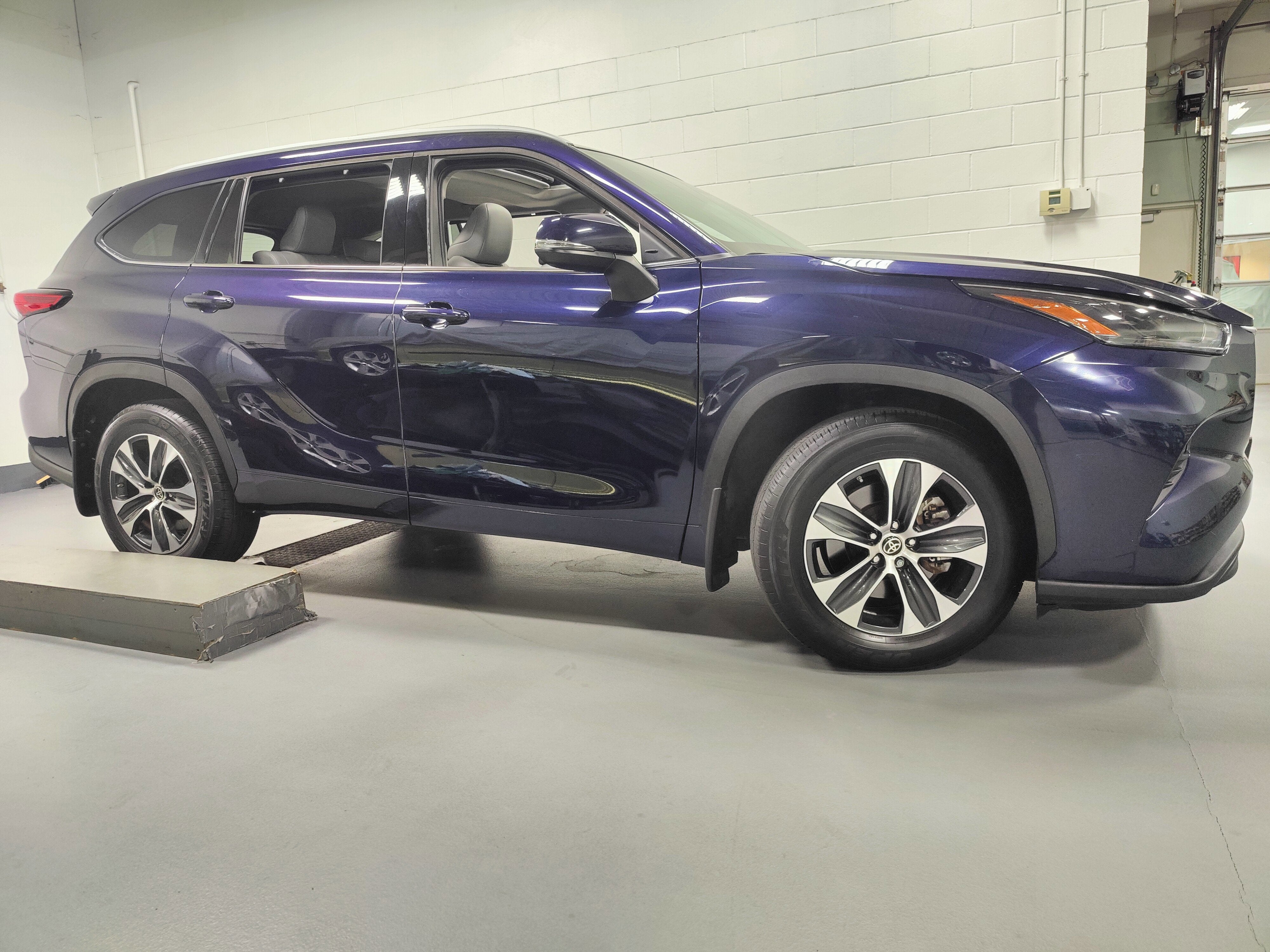 2022 Toyota Highlander XLE AWD w/Sunroof