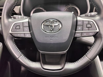 2022 Toyota Highlander XLE AWD w/Sunroof