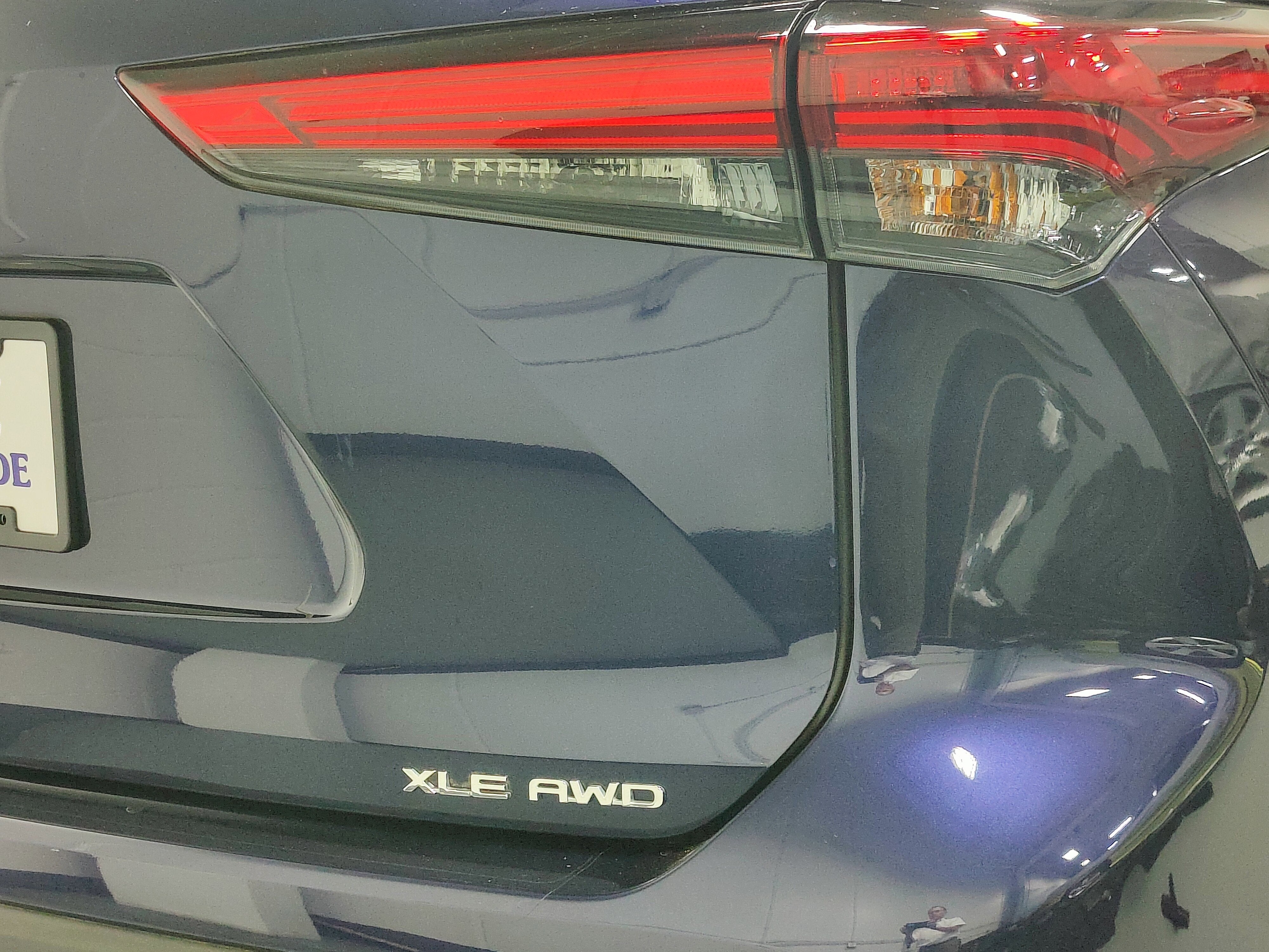 2022 Toyota Highlander XLE AWD w/Sunroof