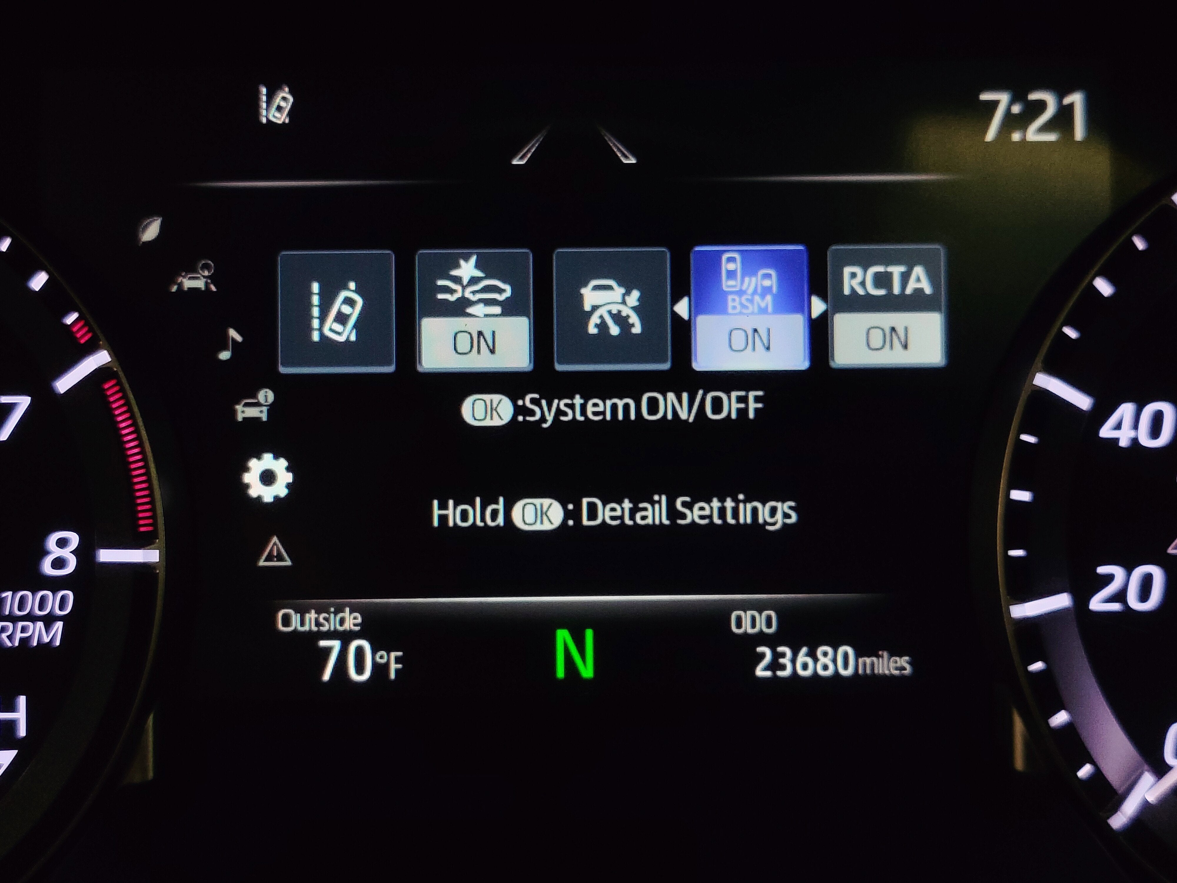 2022 Toyota Highlander XLE AWD w/Sunroof