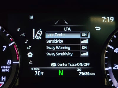 2022 Toyota Highlander XLE AWD w/Sunroof