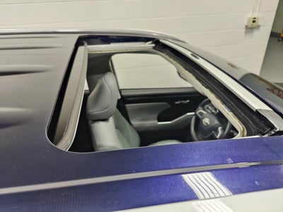 2022 Toyota Highlander XLE AWD w/Sunroof