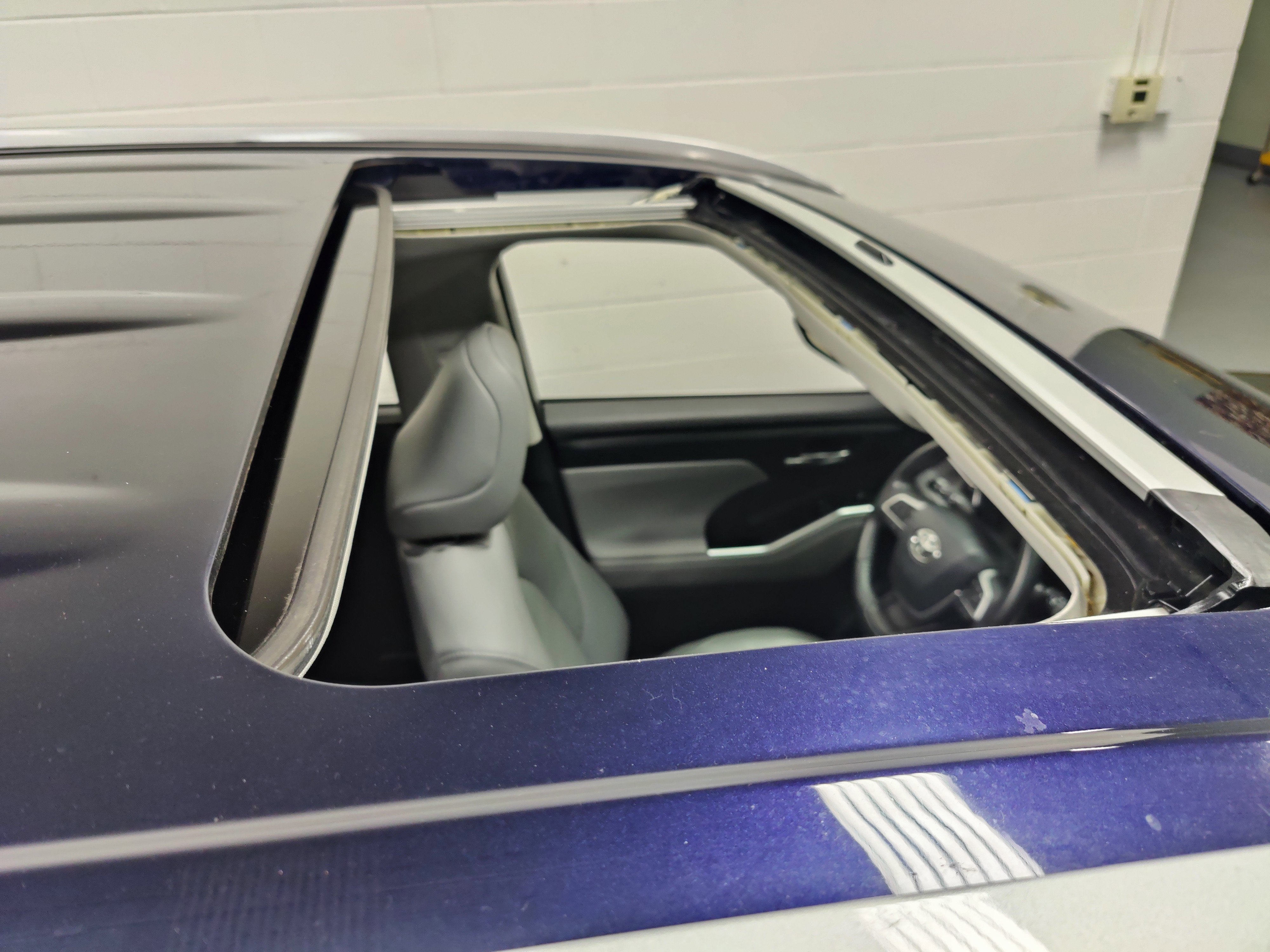 2022 Toyota Highlander XLE AWD w/Sunroof