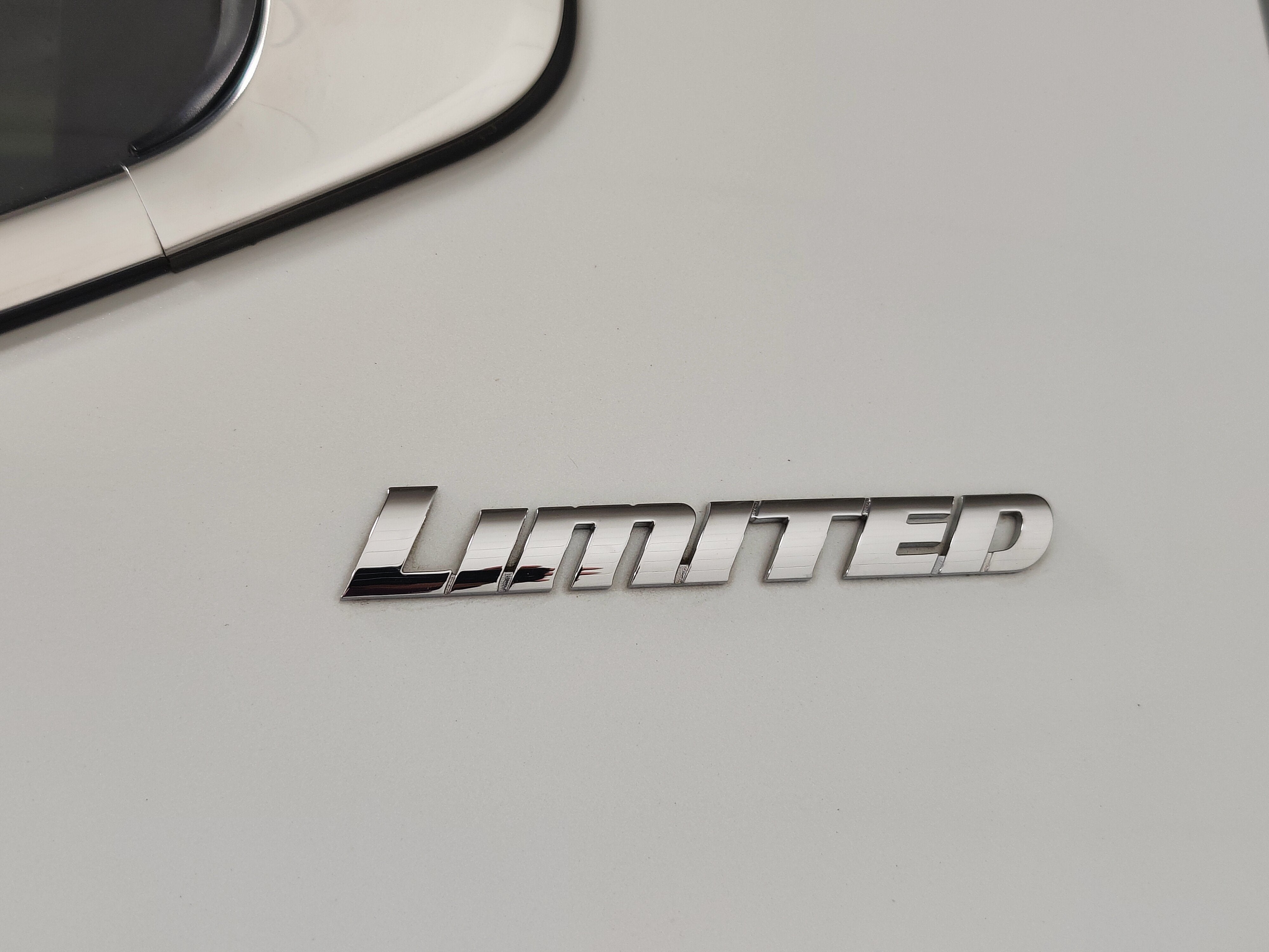 2024 Toyota Tundra 4WD CrewMax Limited Hybrid 4X4 w/Sunroof