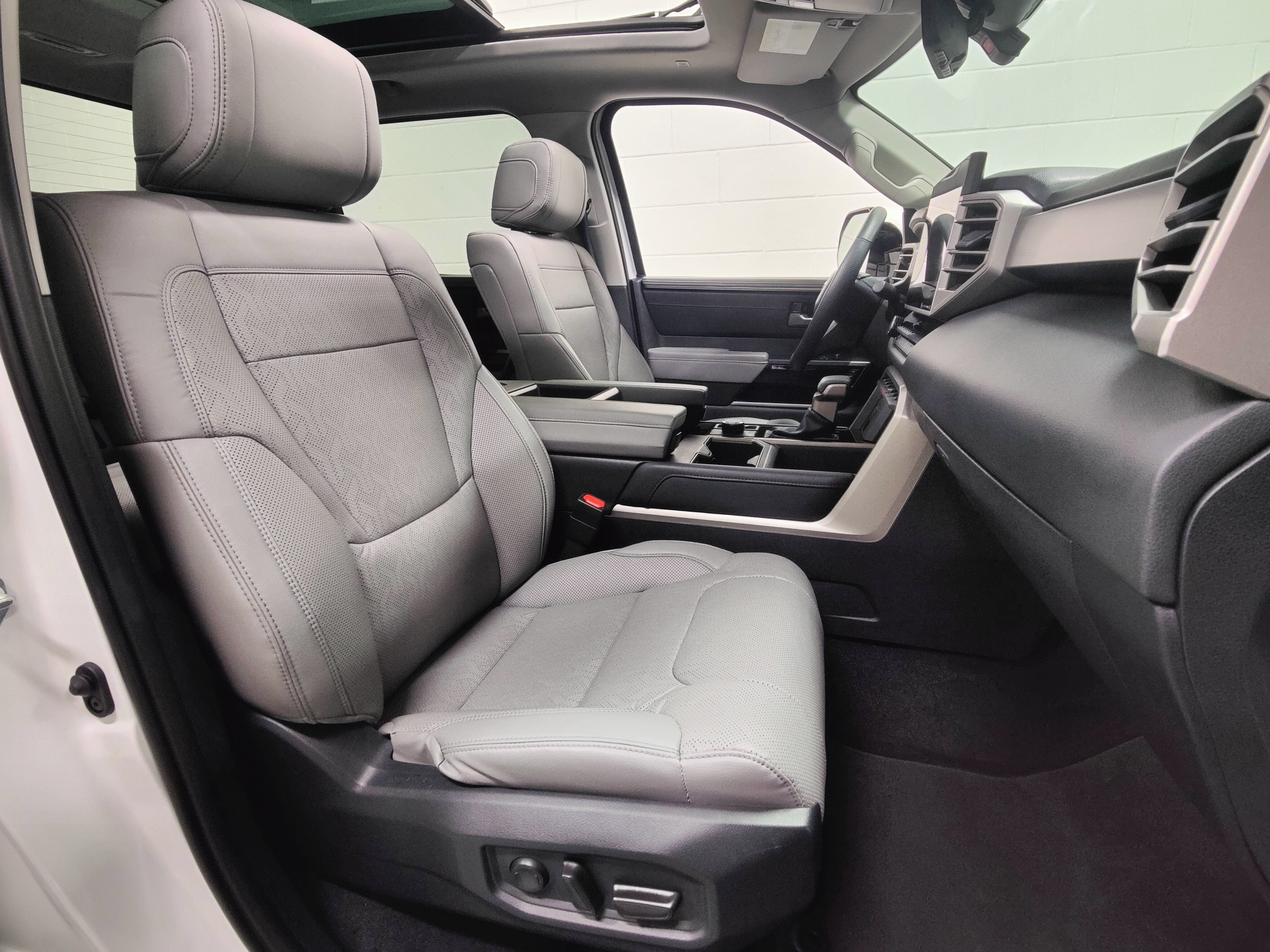 2024 Toyota Tundra 4WD CrewMax Limited Hybrid 4X4 w/Sunroof