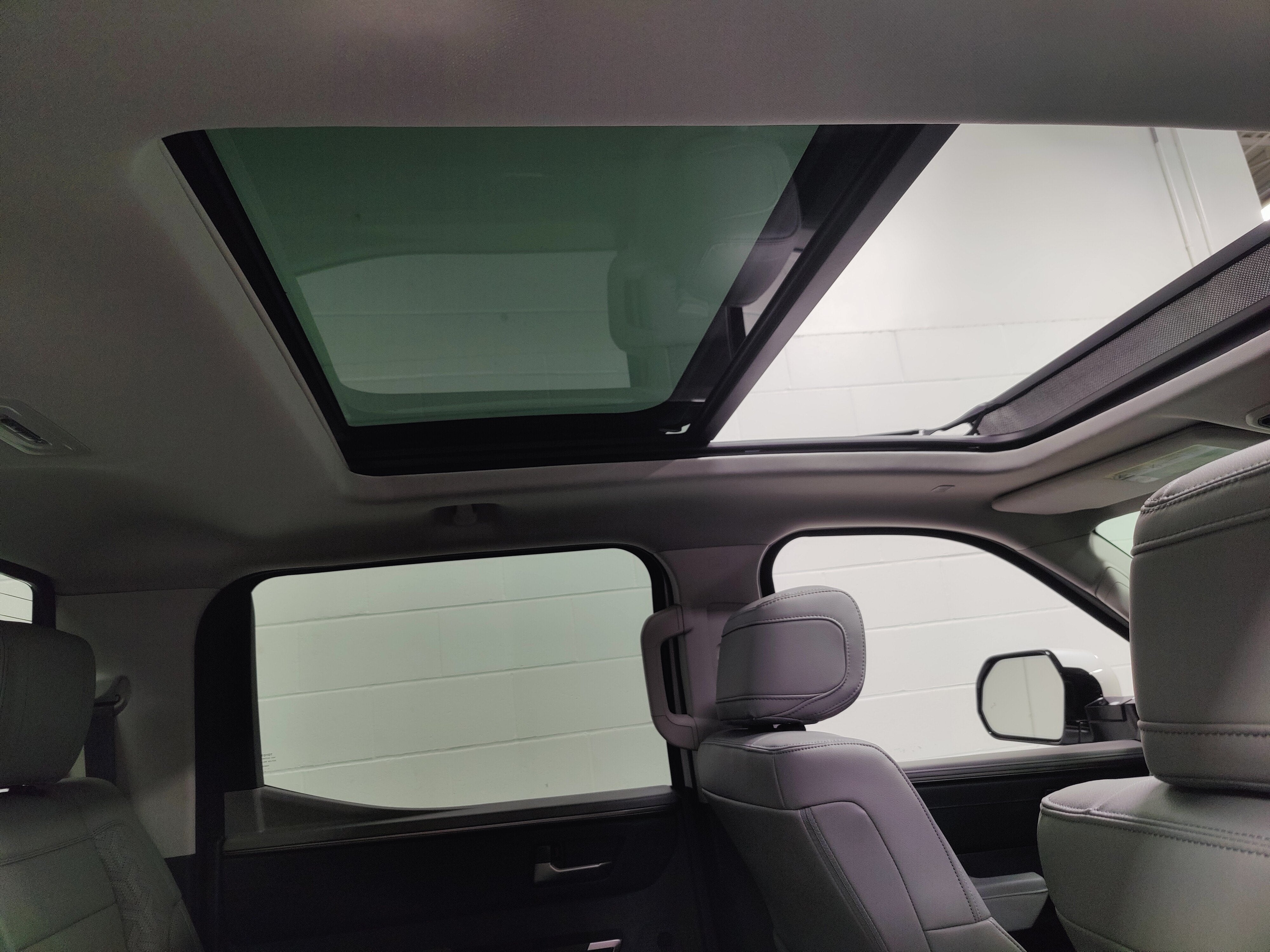 2024 Toyota Tundra 4WD CrewMax Limited Hybrid 4X4 w/Sunroof