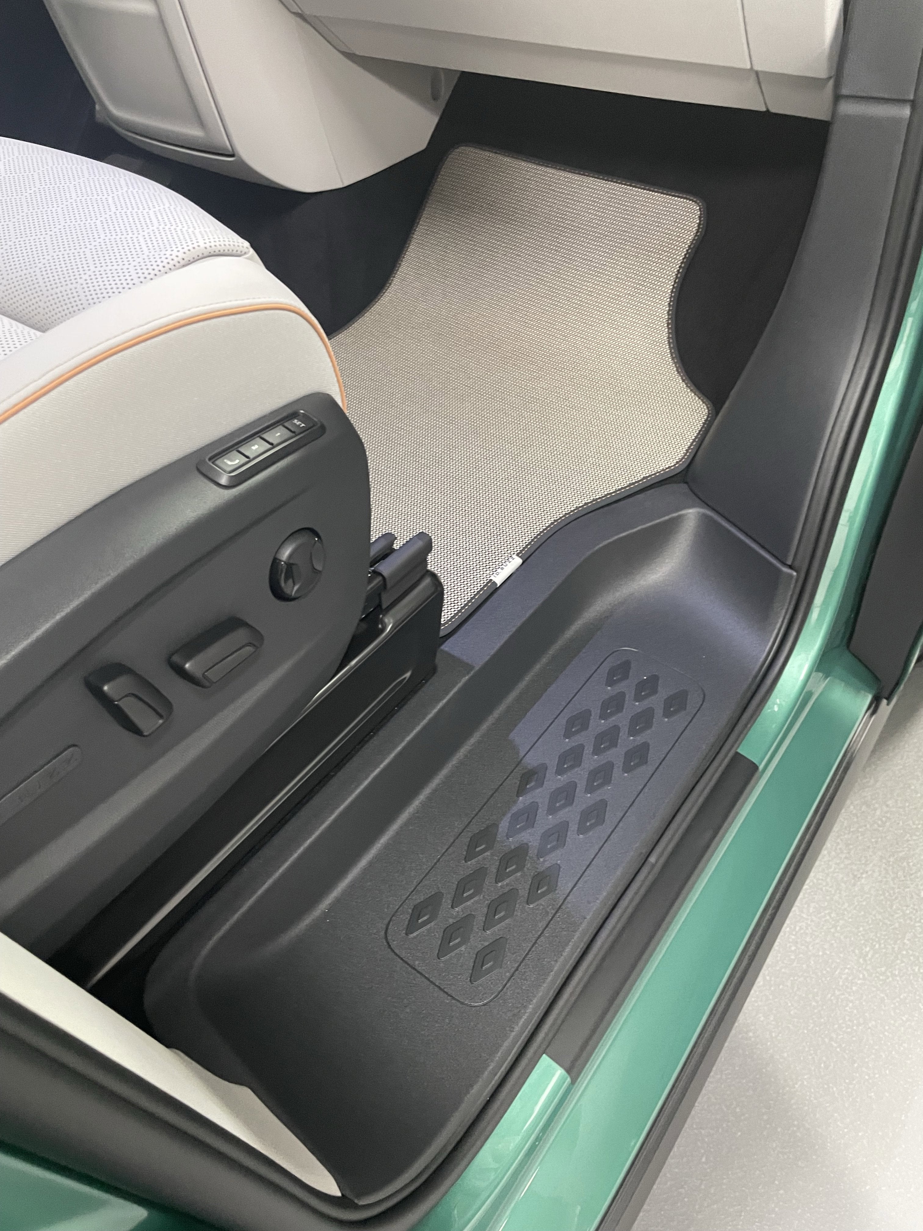 2025 Volkswagen ID. Buzz Pro S Plus