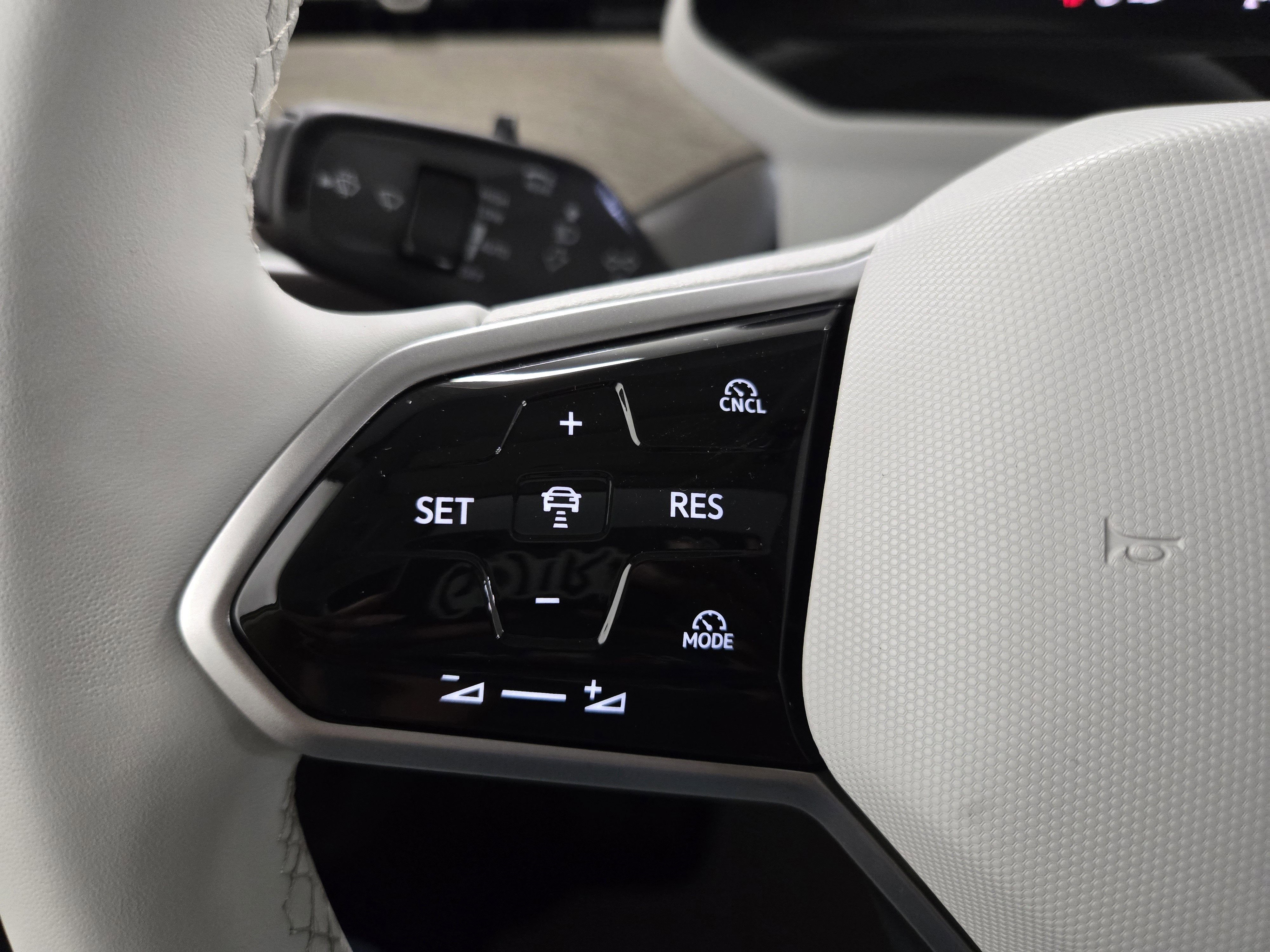 2025 Volkswagen ID. Buzz Pro S Plus