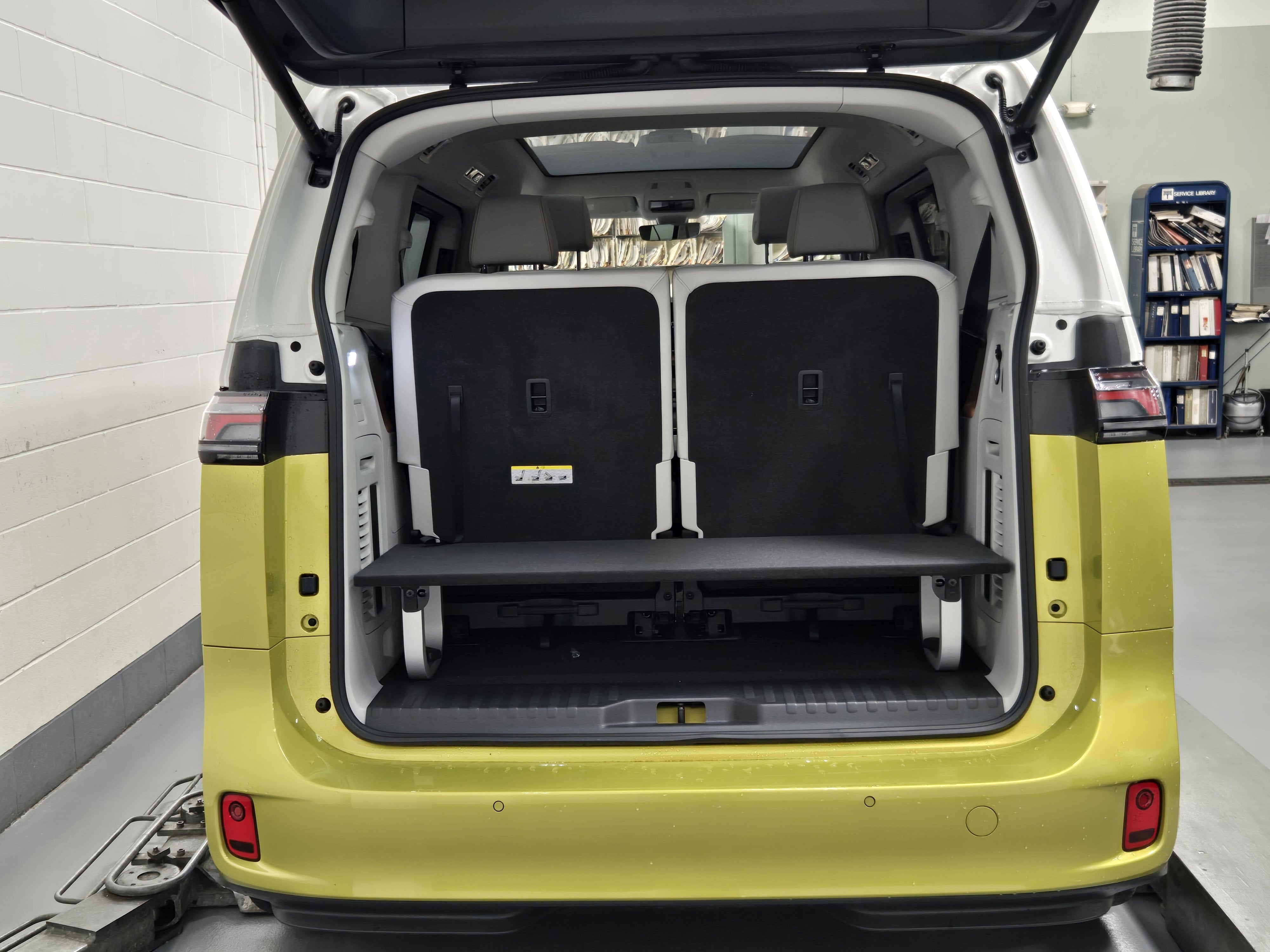 2025 Volkswagen ID. Buzz Pro S Plus