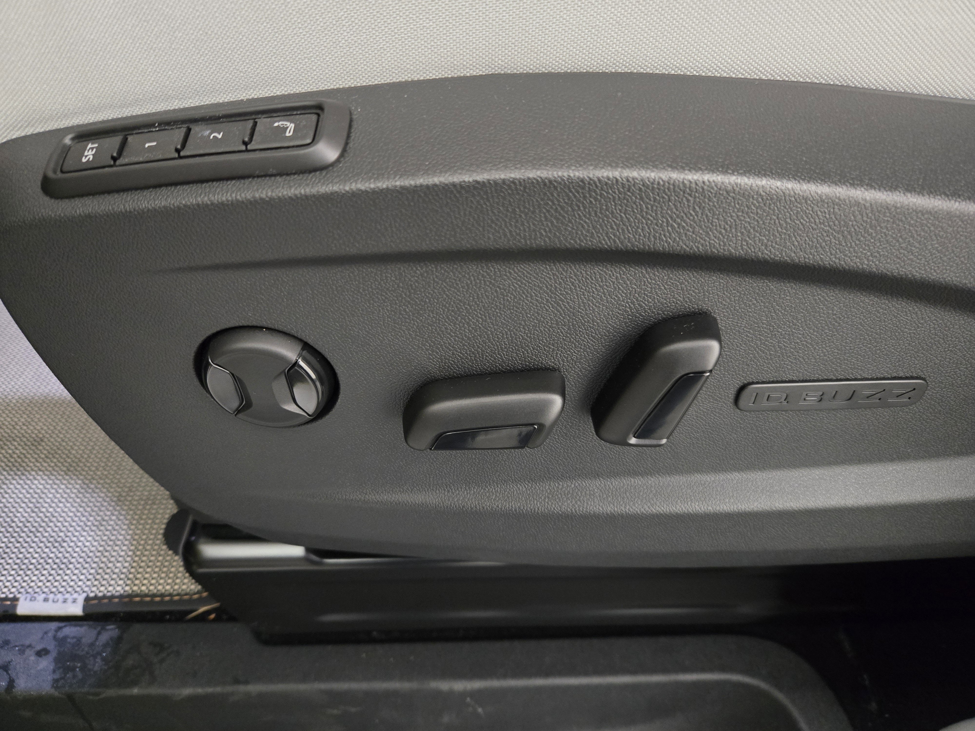 2025 Volkswagen ID. Buzz Pro S Plus