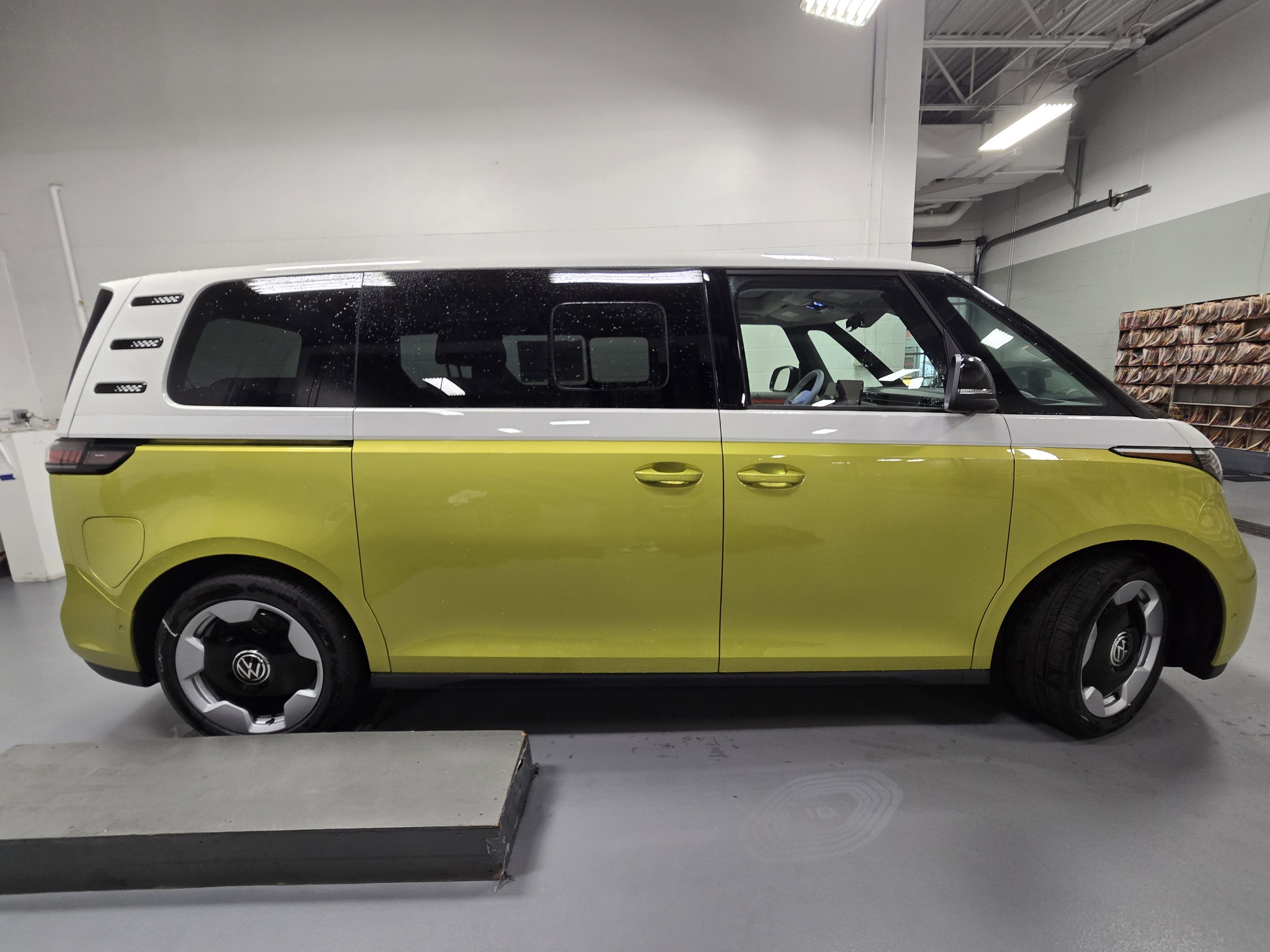 2025 Volkswagen ID. Buzz Pro S Plus