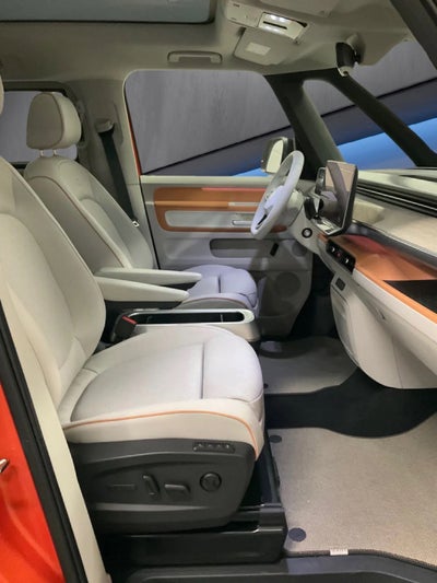 2025 Volkswagen ID. Buzz Pro S Plus