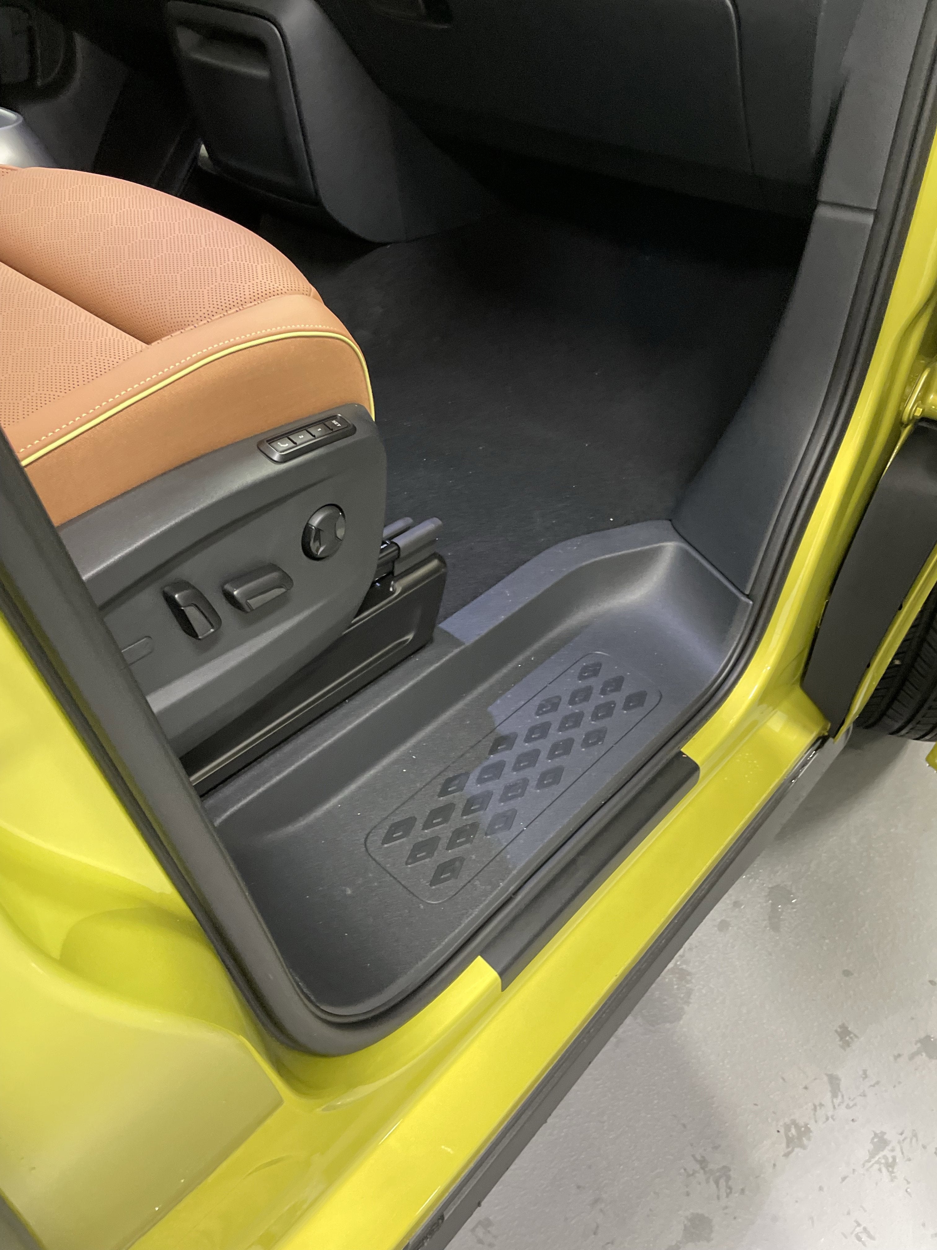 2025 Volkswagen ID. Buzz Pro S Plus