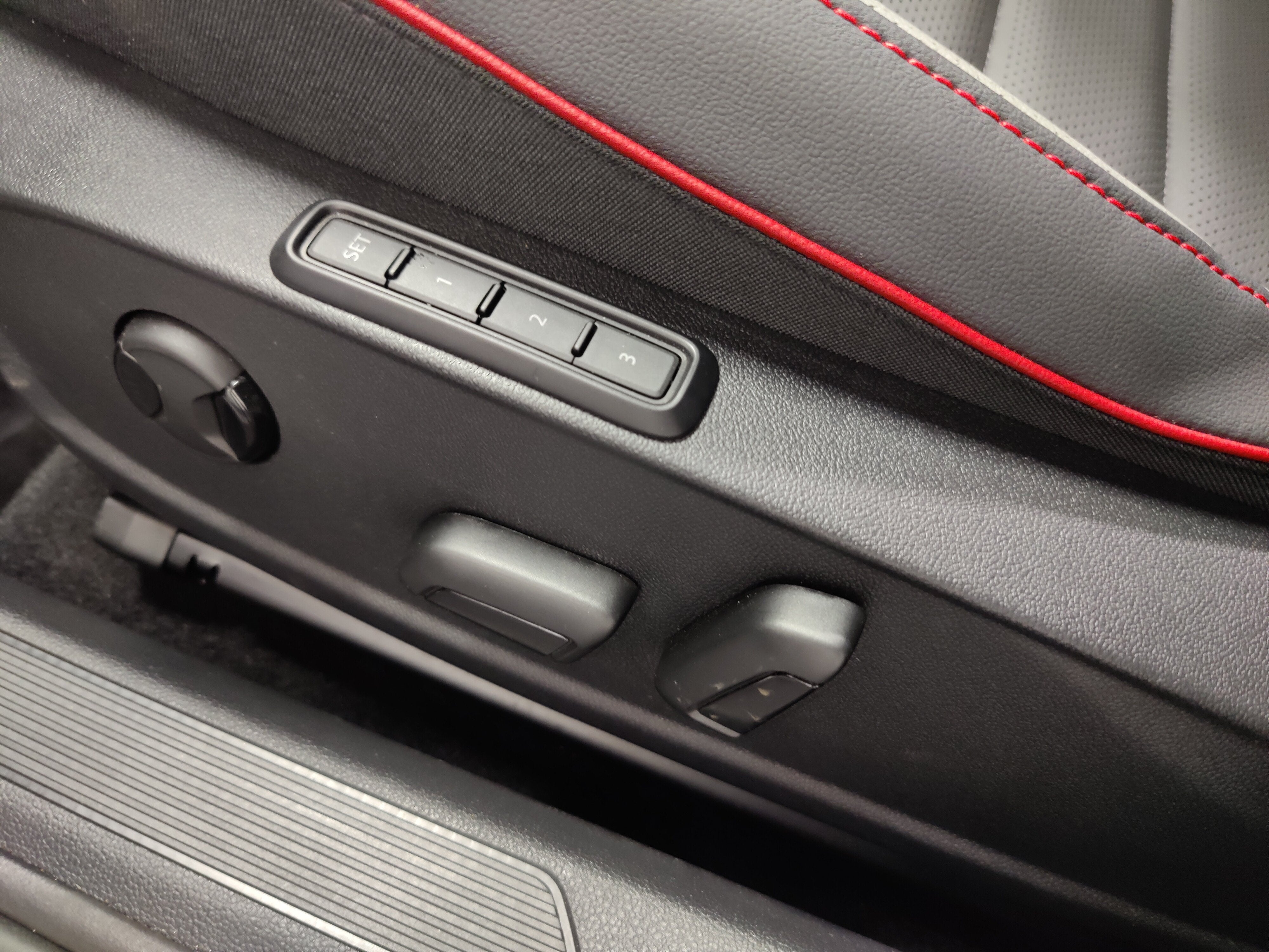 2026 Volkswagen Golf GTI SE Leather Pkg & Sunroof