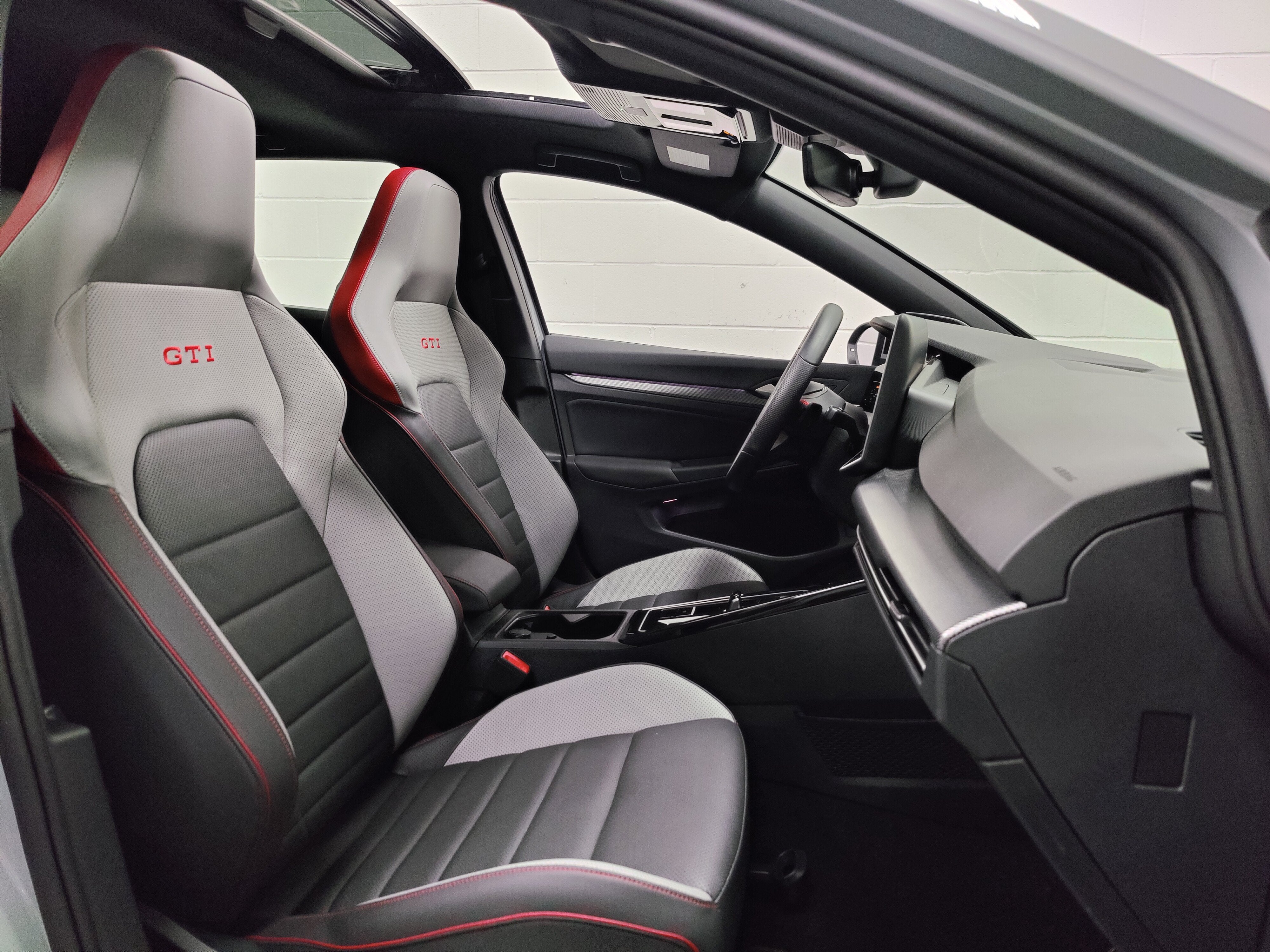 2026 Volkswagen Golf GTI SE Leather Pkg & Sunroof