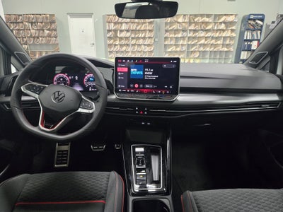 2025 Volkswagen Golf GTI SE