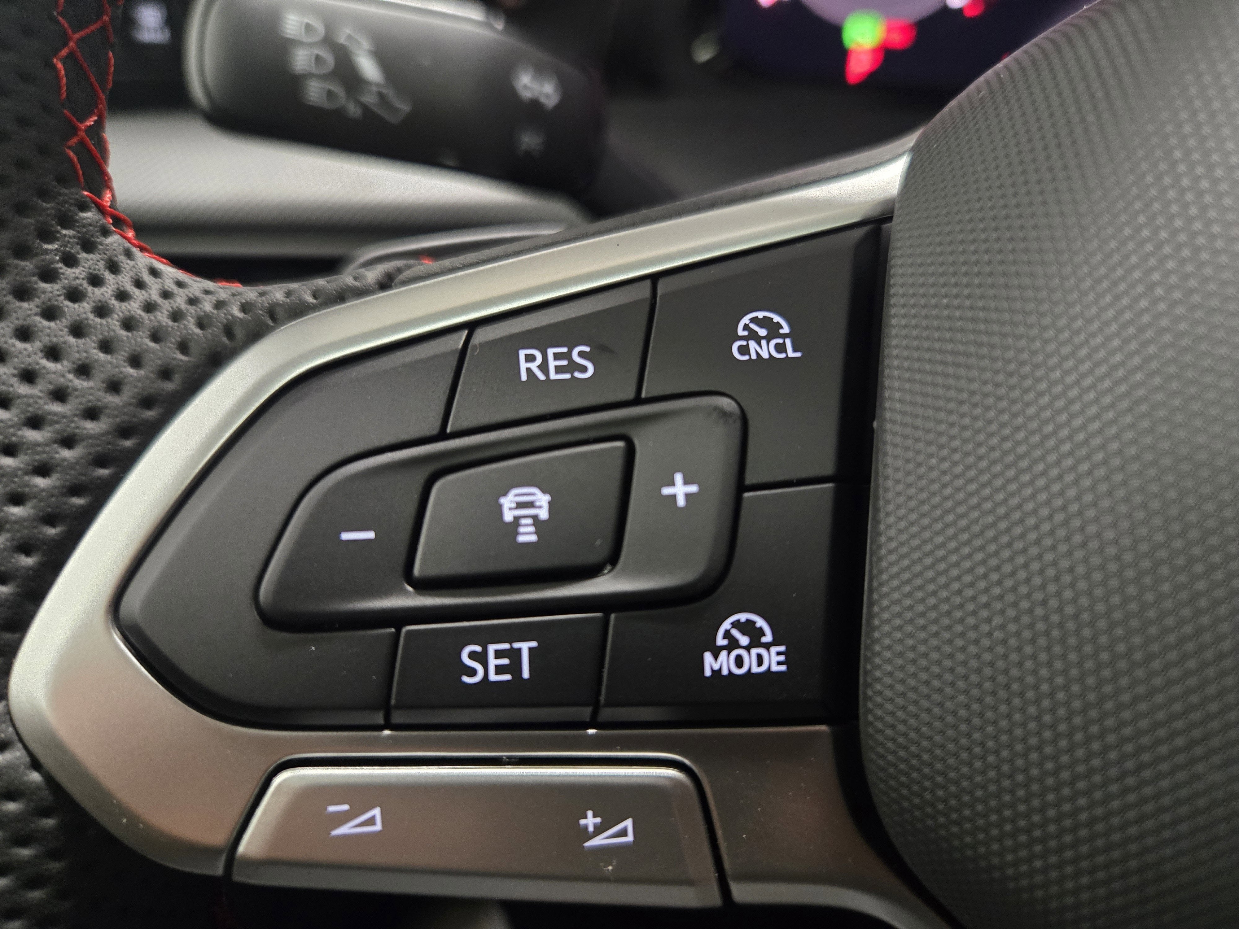 2025 Volkswagen Golf GTI SE