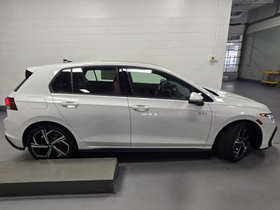 2025 Volkswagen Golf GTI SE