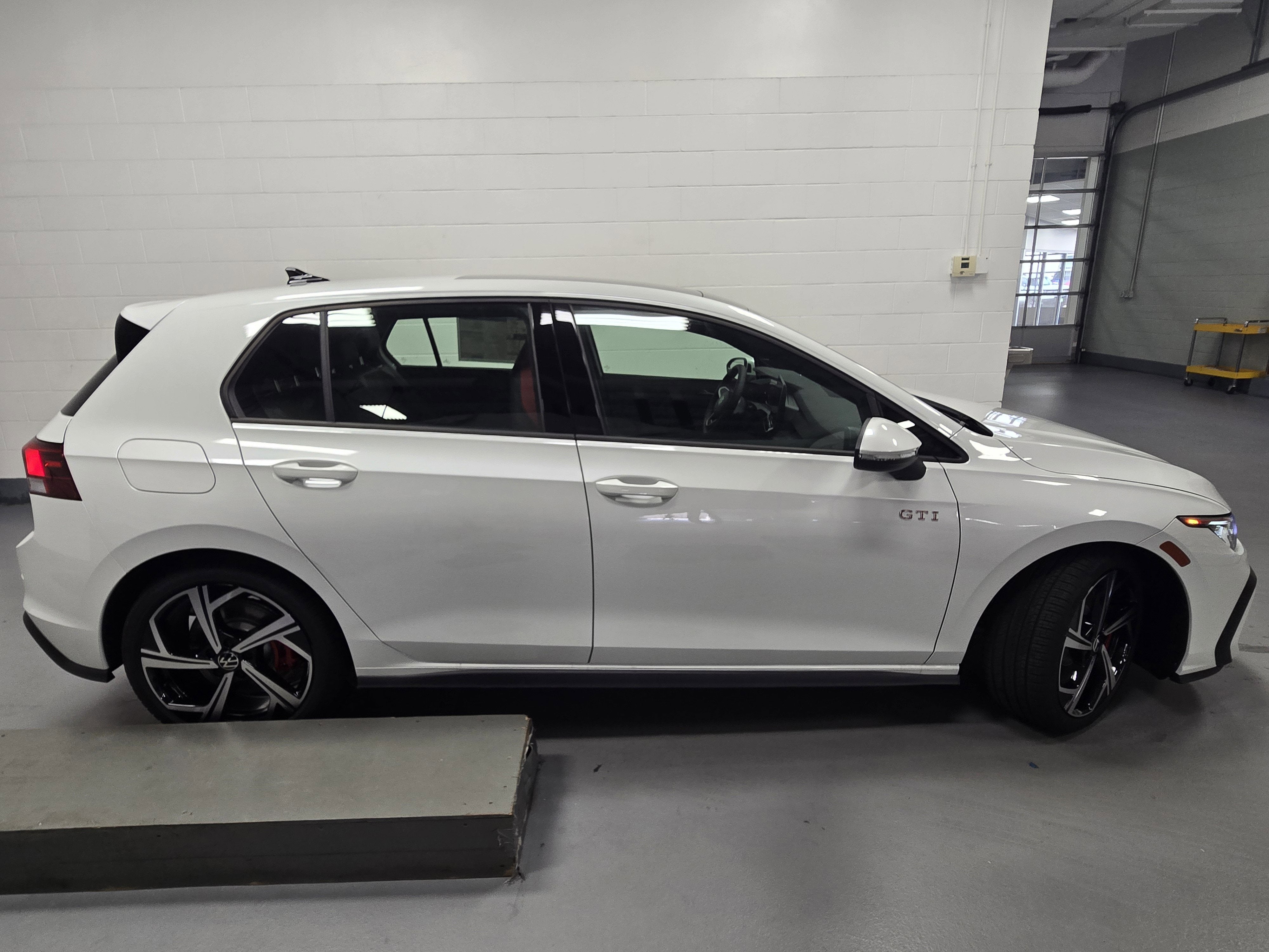 2025 Volkswagen Golf GTI SE