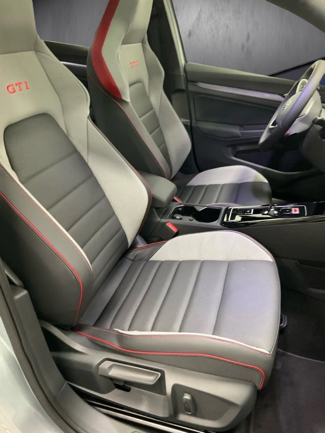 2026 Volkswagen Golf GTI Autobahn