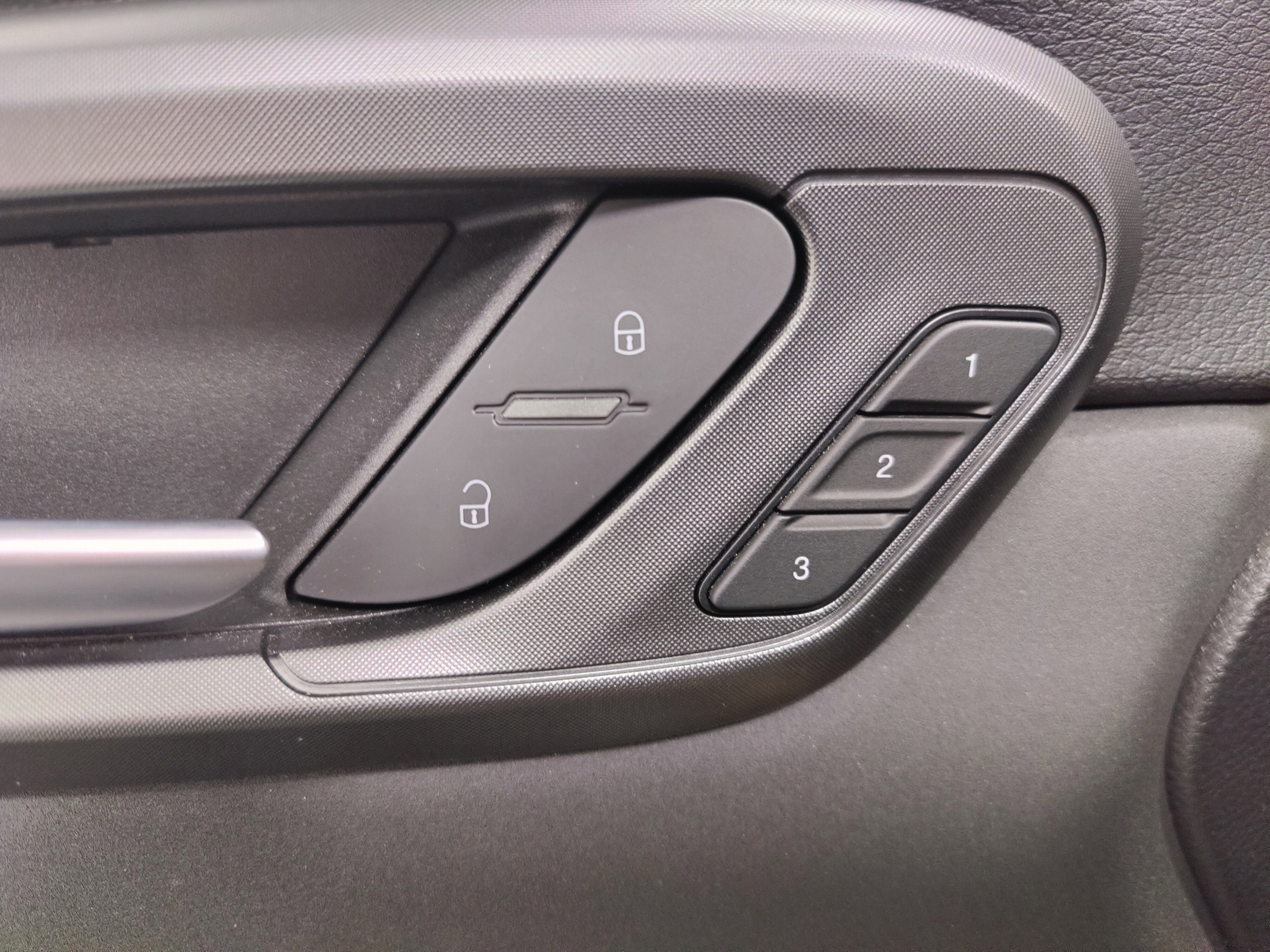 2024 Dodge Hornet R/T eAWD Blacktop w/Track Pkg