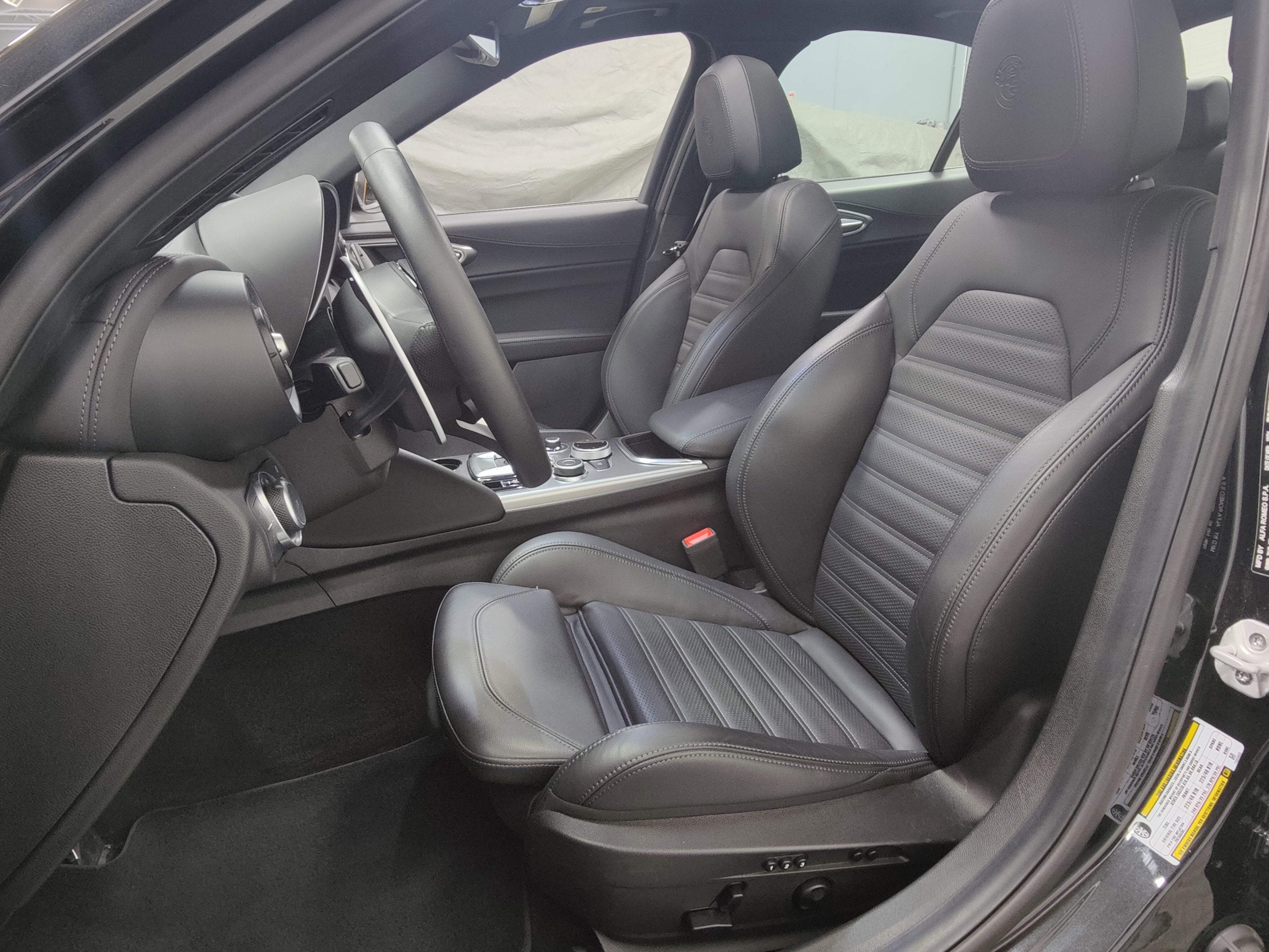 2025 Alfa Romeo Giulia Veloce Premium AWD w/Sunroof
