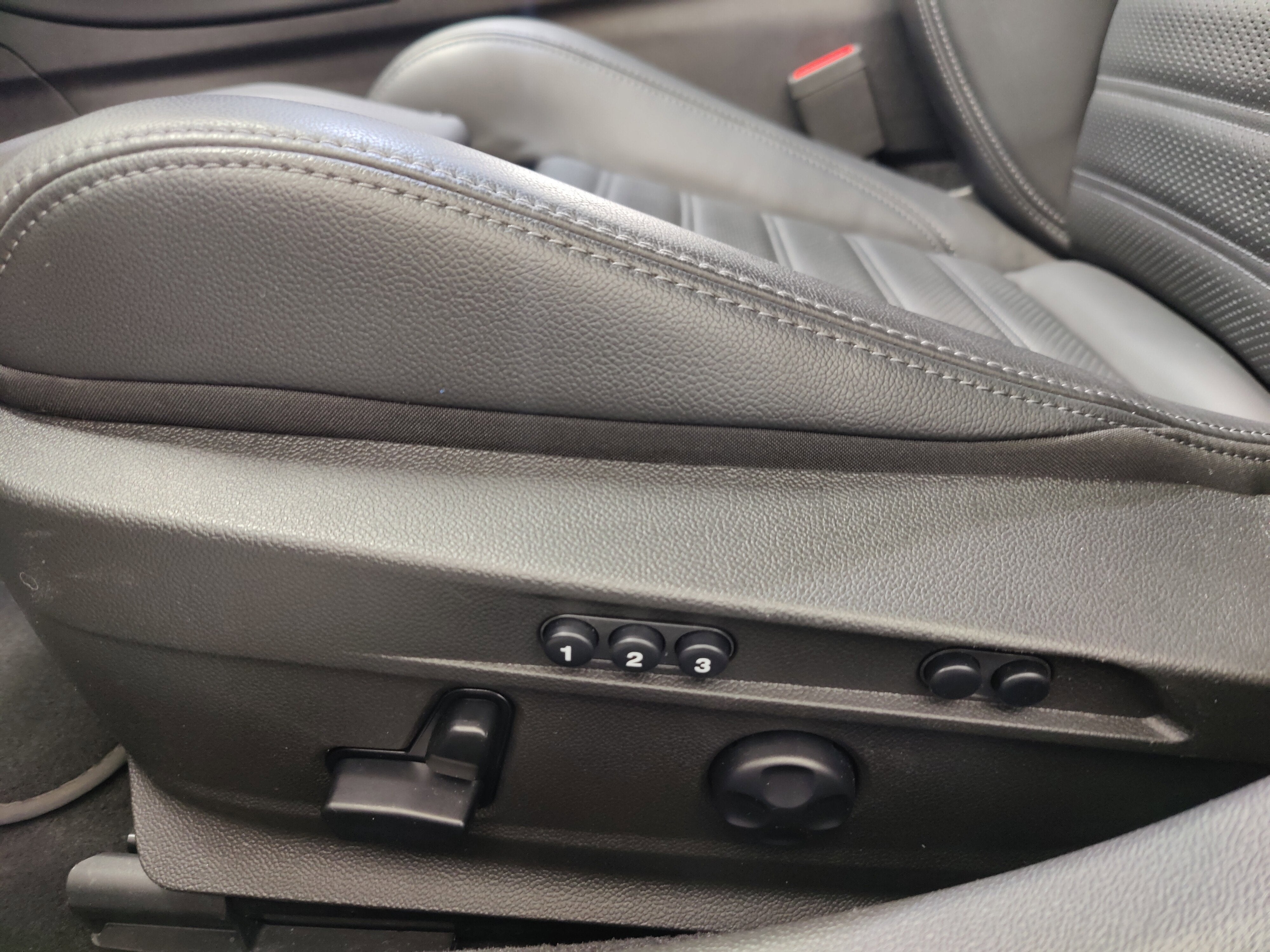2025 Alfa Romeo Giulia Veloce Premium AWD w/Sunroof