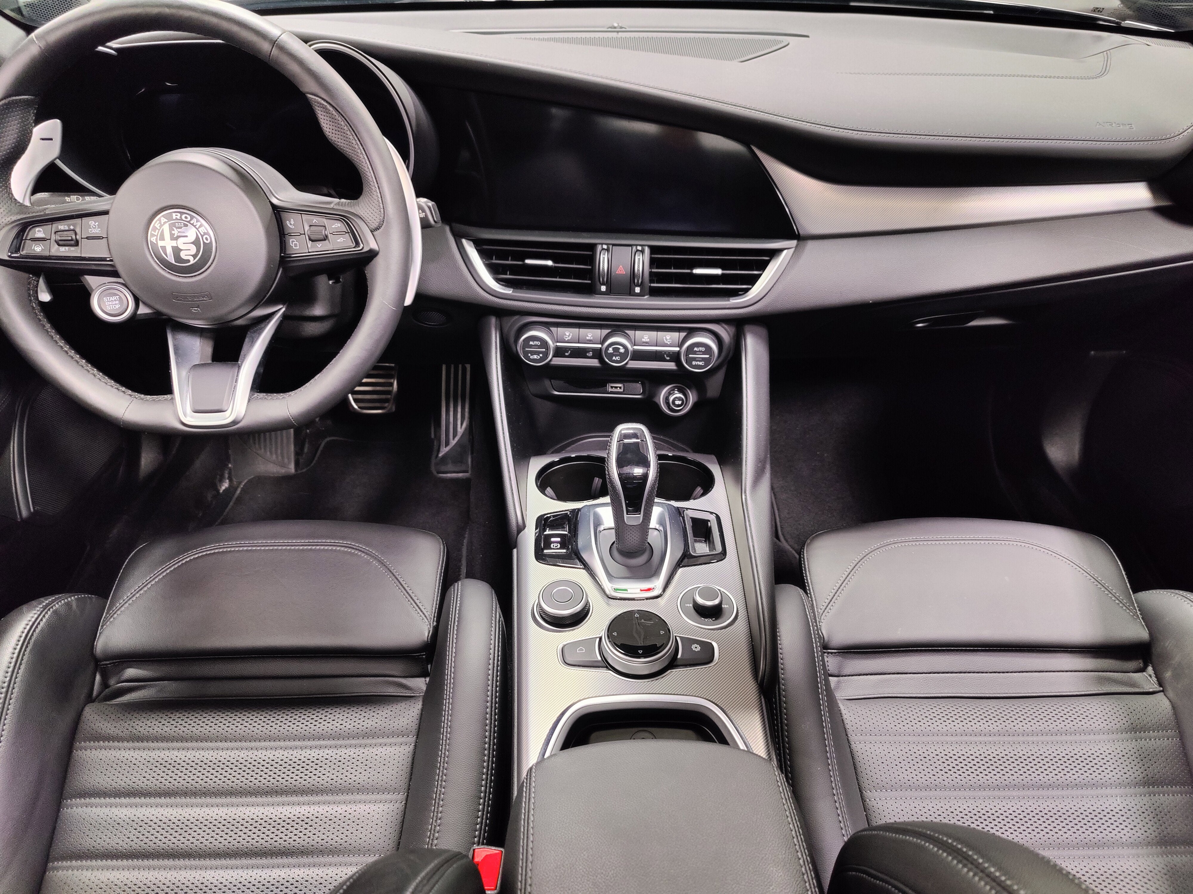2025 Alfa Romeo Giulia Veloce Premium AWD w/Sunroof