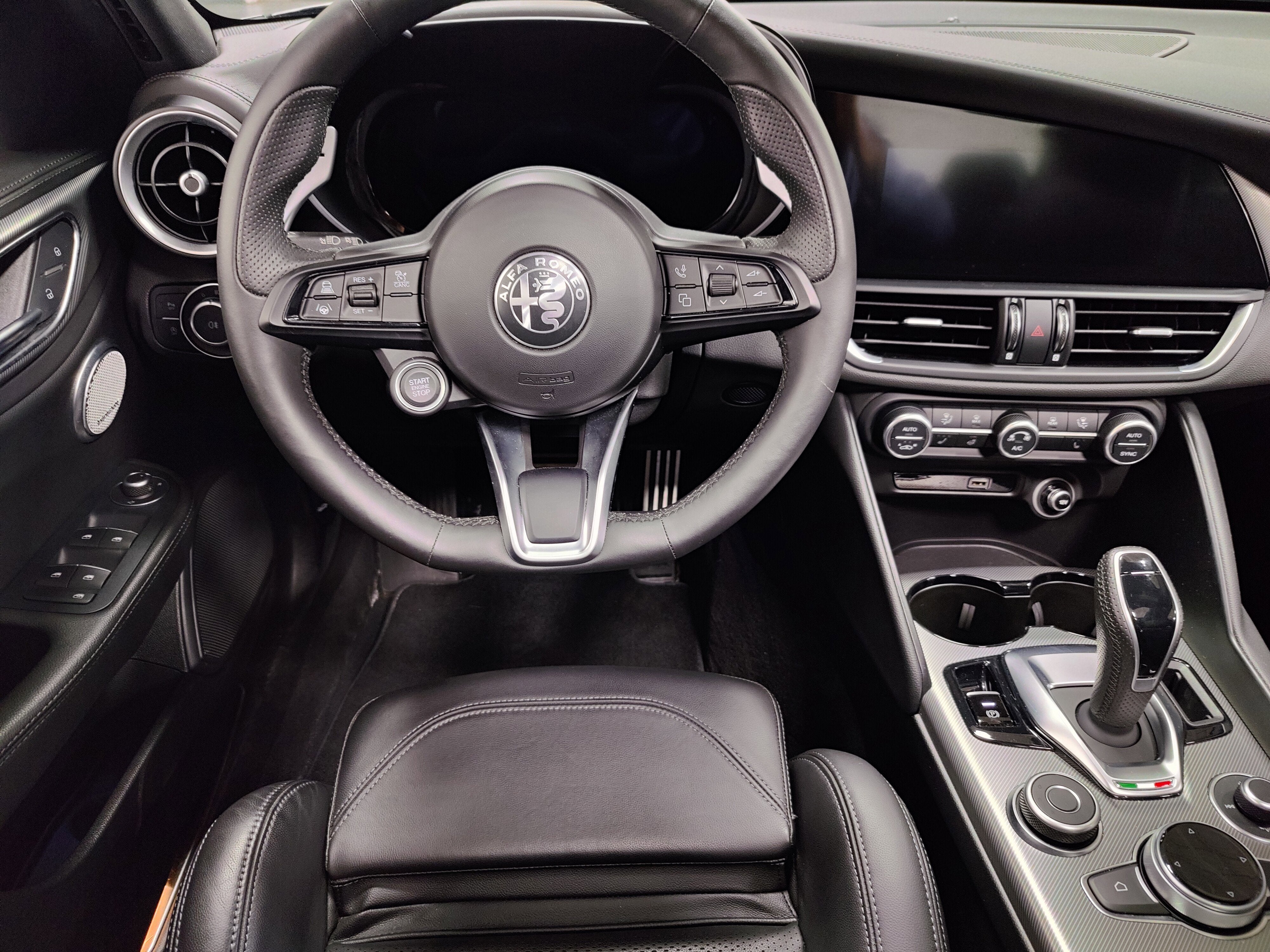 2025 Alfa Romeo Giulia Veloce Premium AWD w/Sunroof