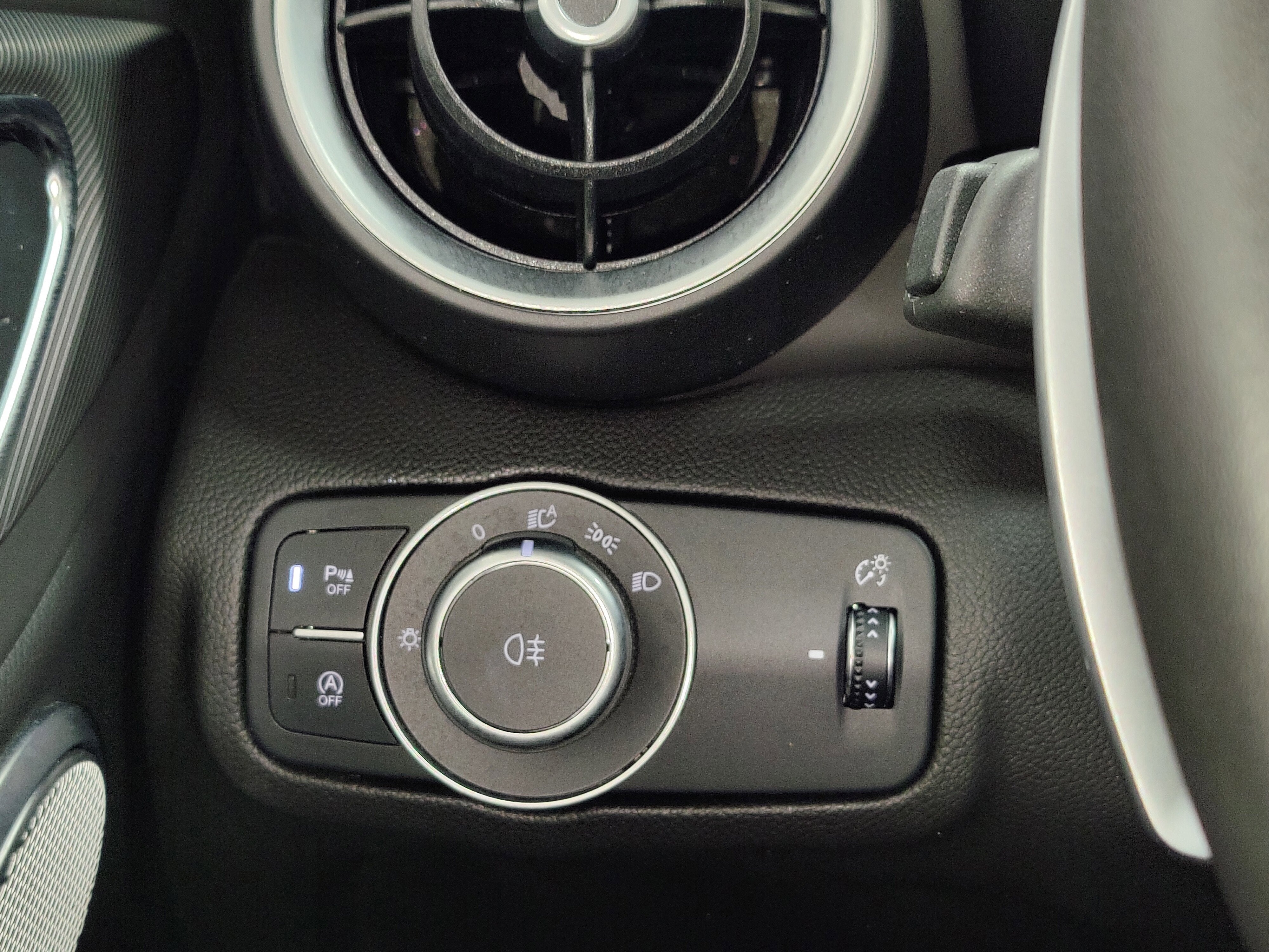 2025 Alfa Romeo Giulia Veloce Premium AWD w/Sunroof