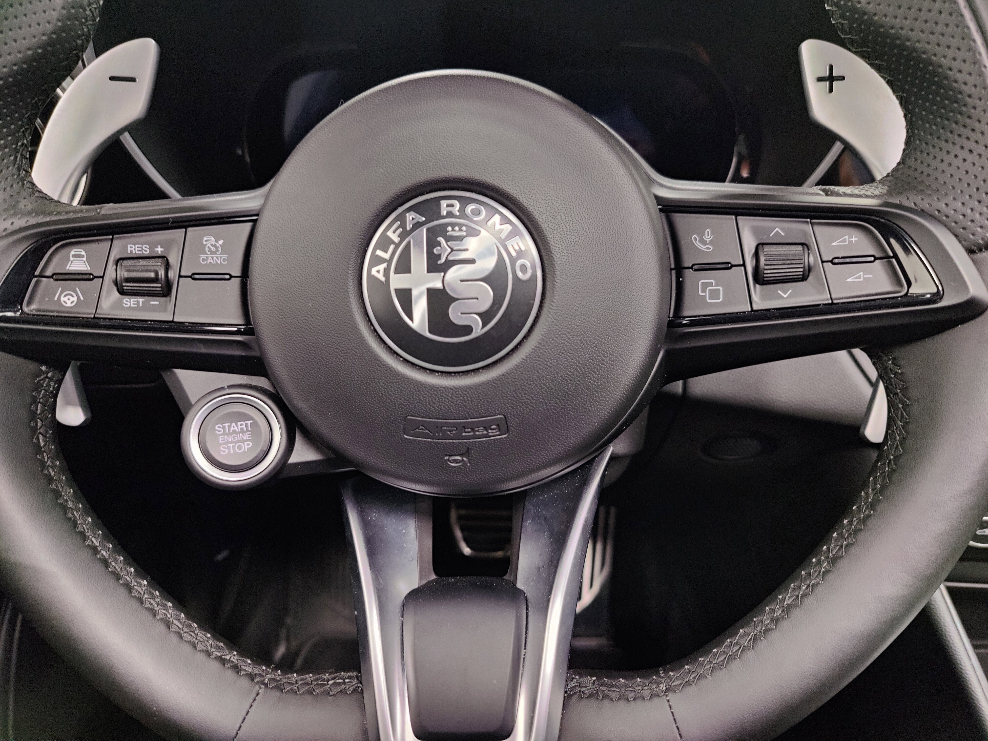 2025 Alfa Romeo Giulia Veloce Premium AWD w/Sunroof