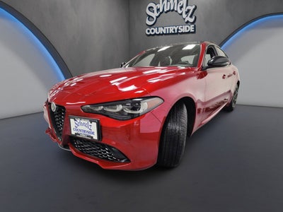 2025 Alfa Romeo Giulia Intensa AWD w/Sunroof & Nav