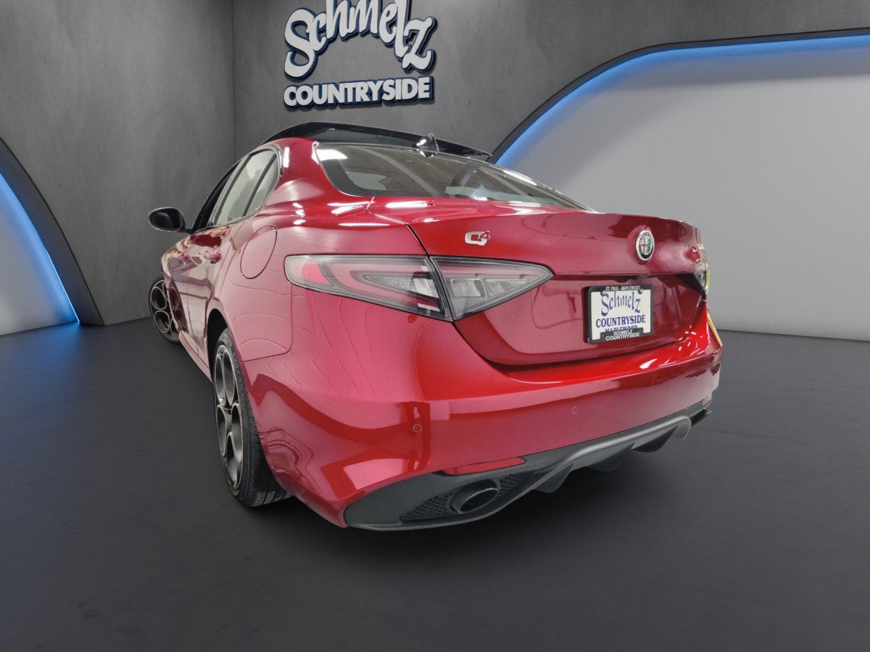 2025 Alfa Romeo Giulia Intensa AWD w/Sunroof & Nav