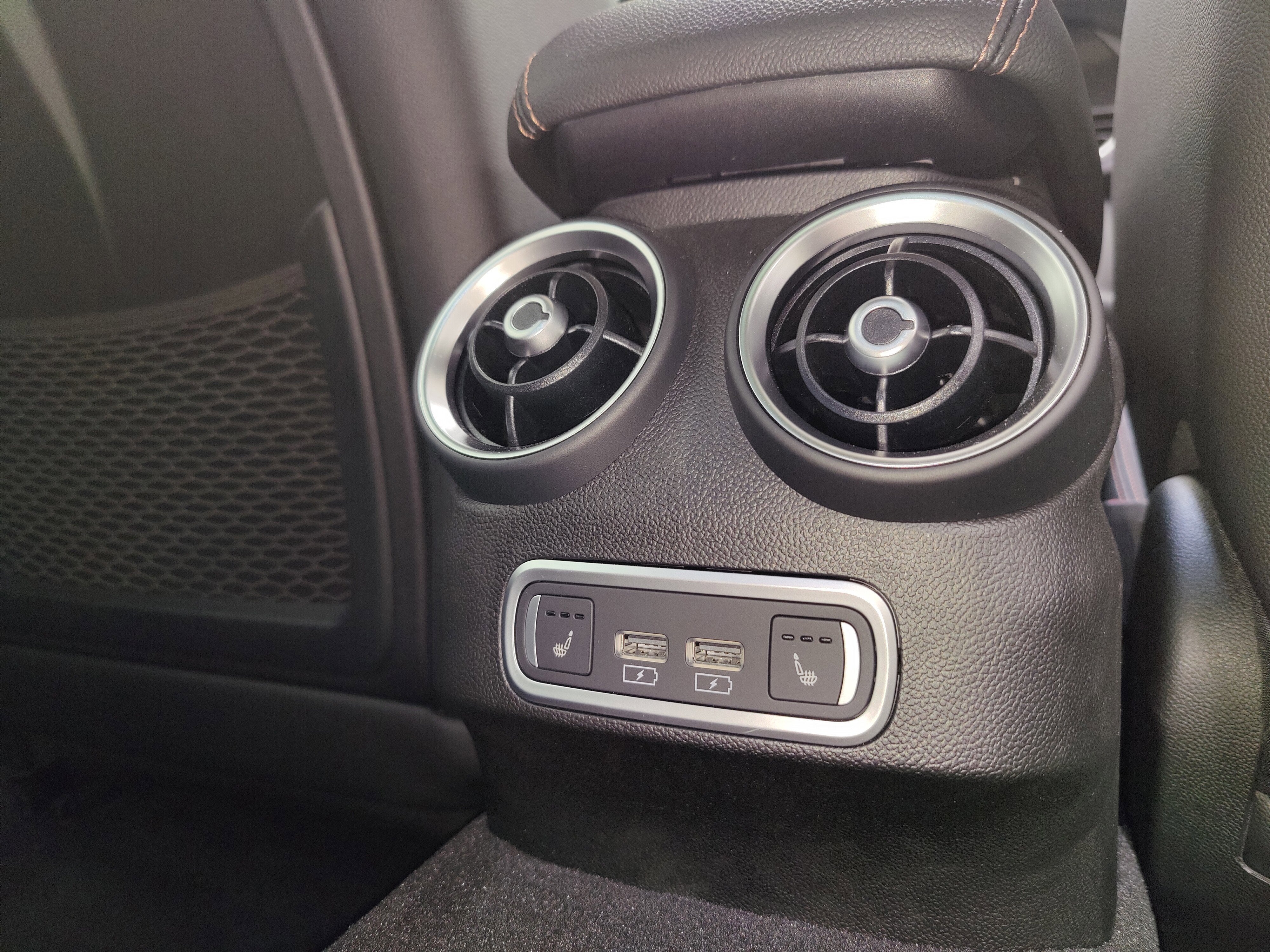 2025 Alfa Romeo Giulia Intensa AWD w/Sunroof & Nav