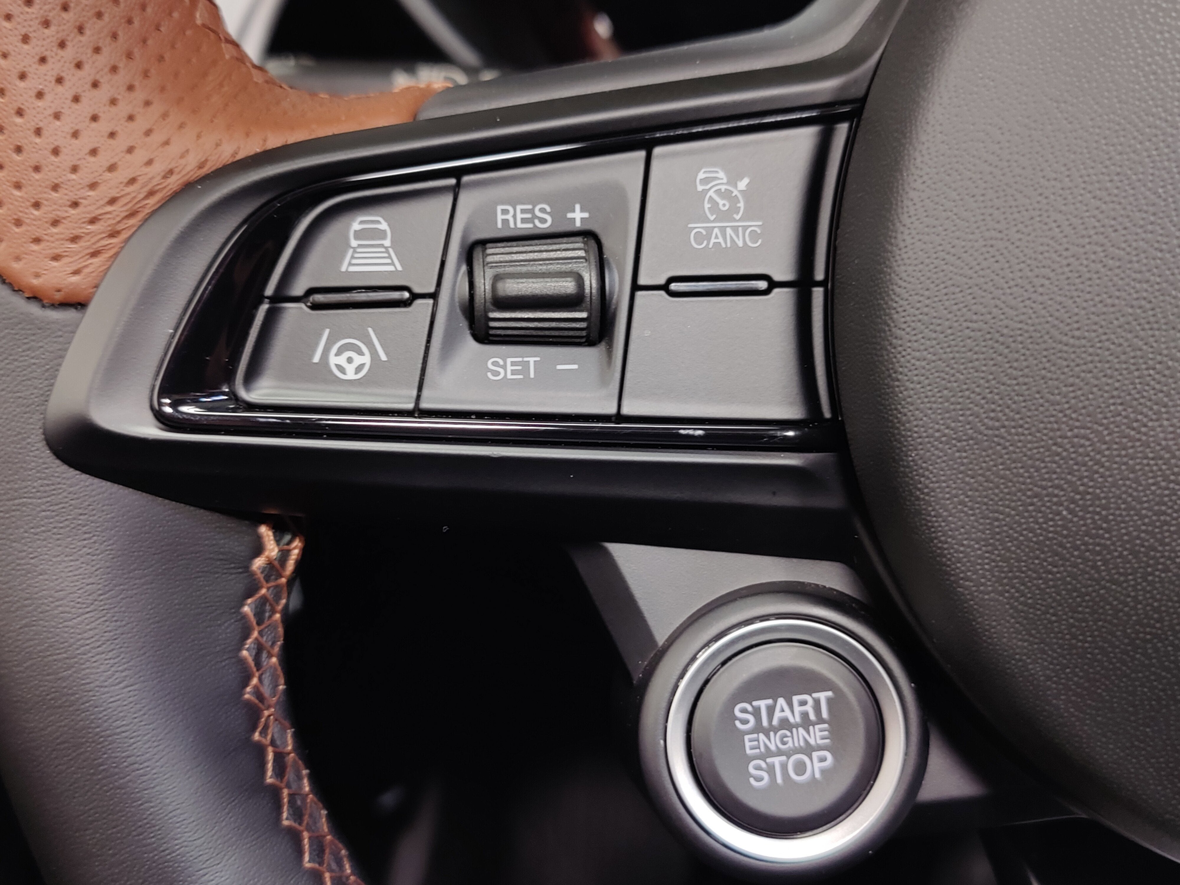 2025 Alfa Romeo Giulia Intensa AWD w/Sunroof & Nav