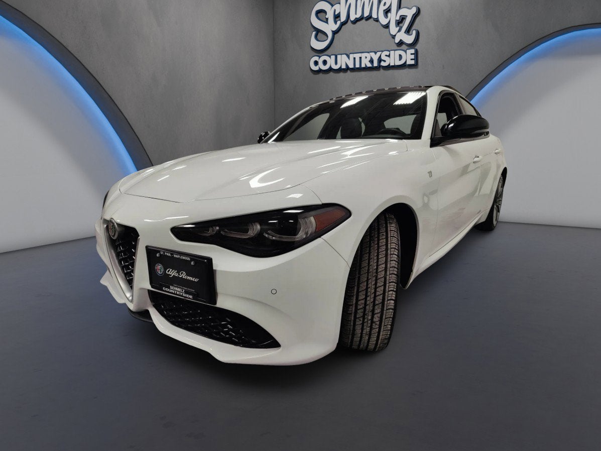 2024 Alfa Romeo Giulia Ti AWD w/Sunroof/Nav