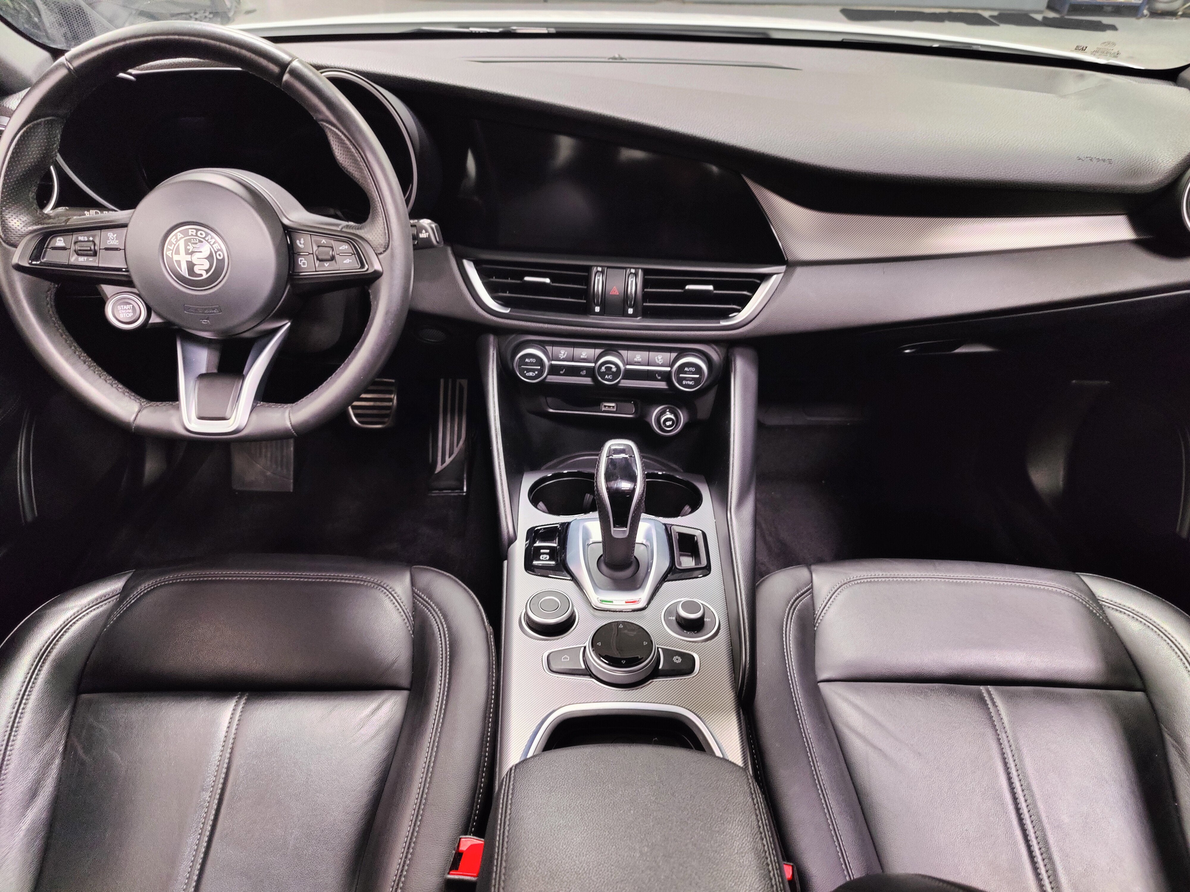 2024 Alfa Romeo Giulia Ti AWD w/Sunroof/Nav