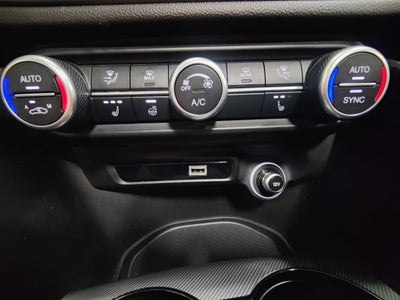 2024 Alfa Romeo Giulia Ti AWD w/Sunroof/Nav