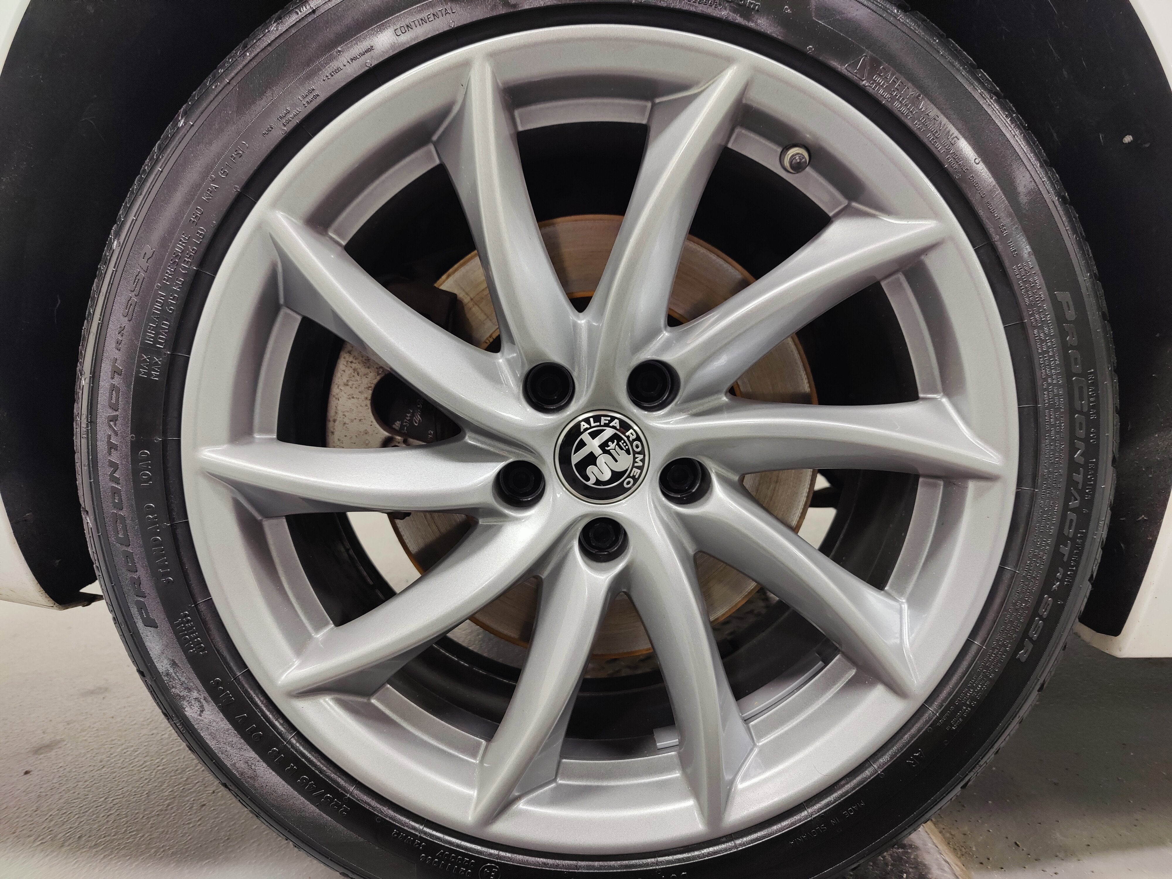 2024 Alfa Romeo Giulia Ti AWD w/Sunroof/Nav