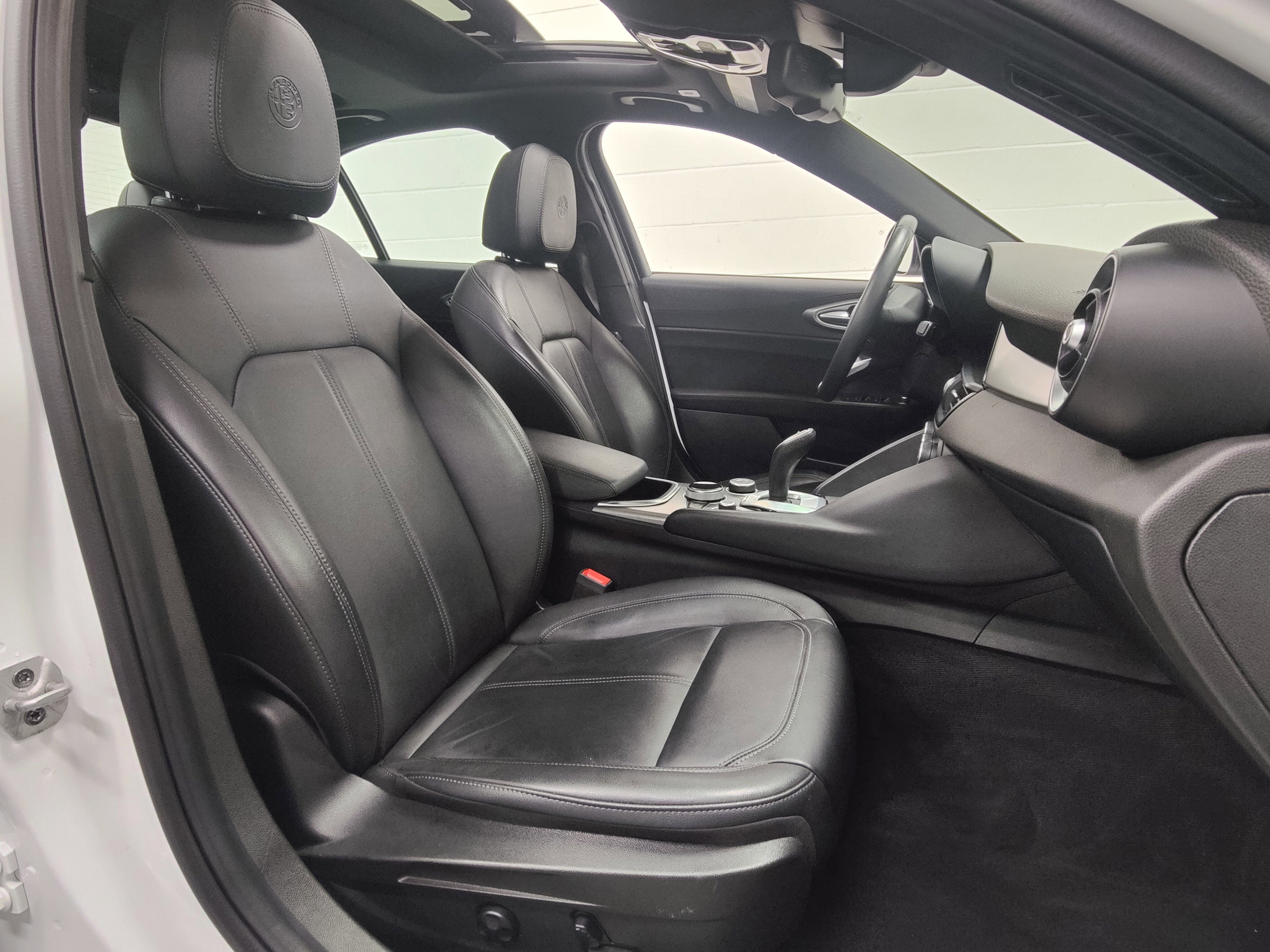 2024 Alfa Romeo Giulia Ti AWD w/Sunroof/Nav