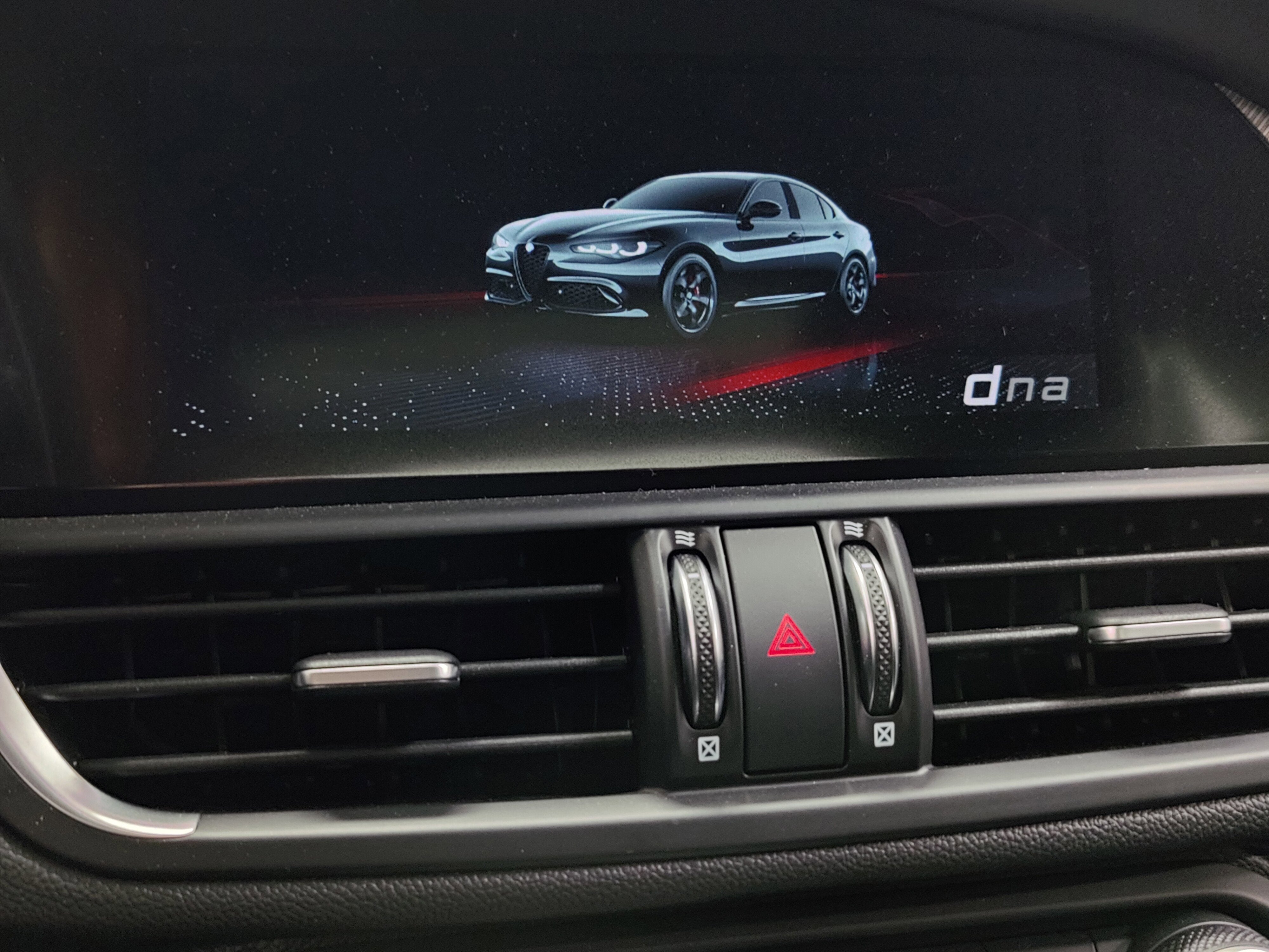 2024 Alfa Romeo Giulia Premium Veloce AWD w/Sunroof/Activ Asst