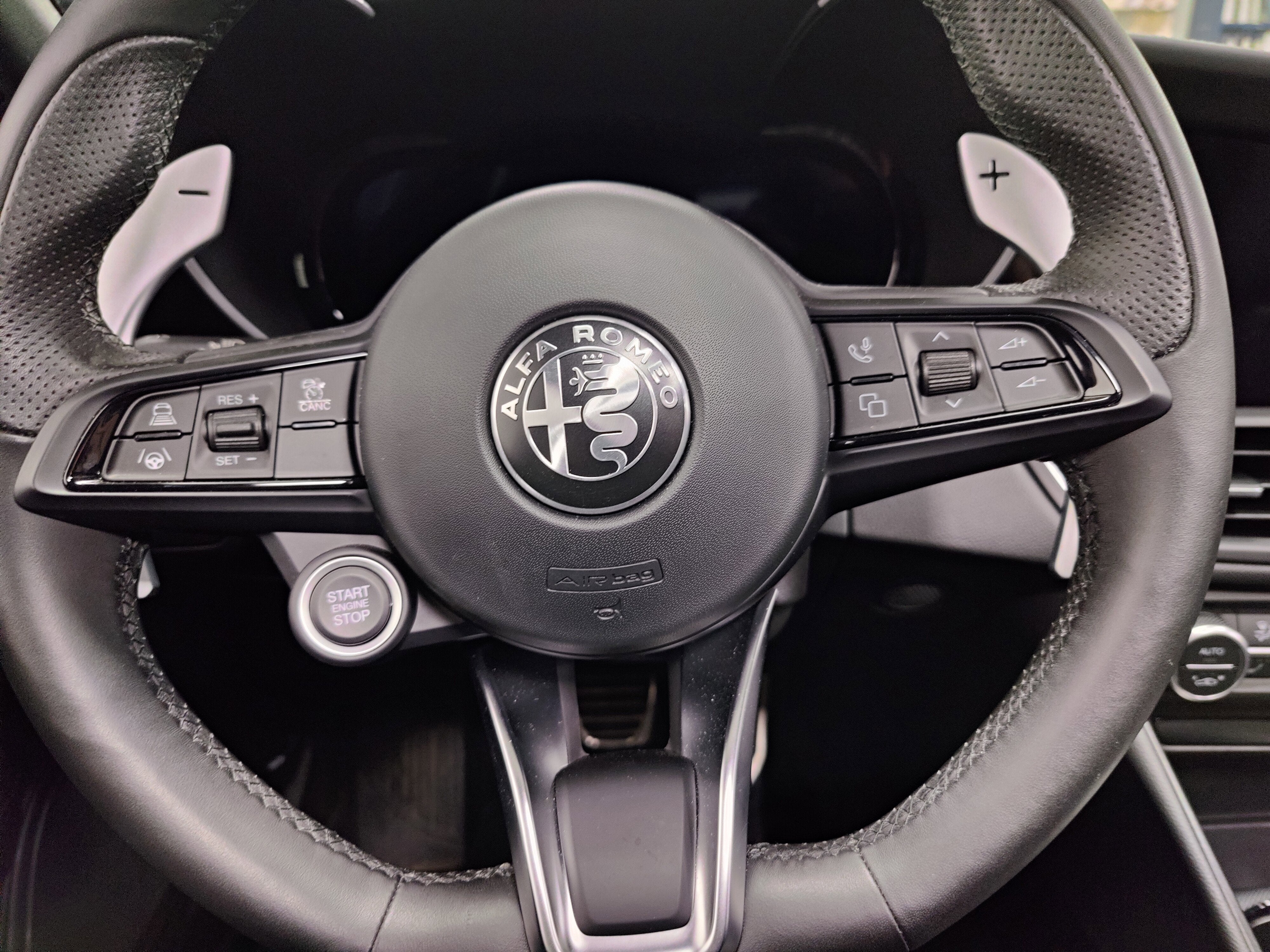 2024 Alfa Romeo Giulia Premium Veloce AWD w/Sunroof/Activ Asst