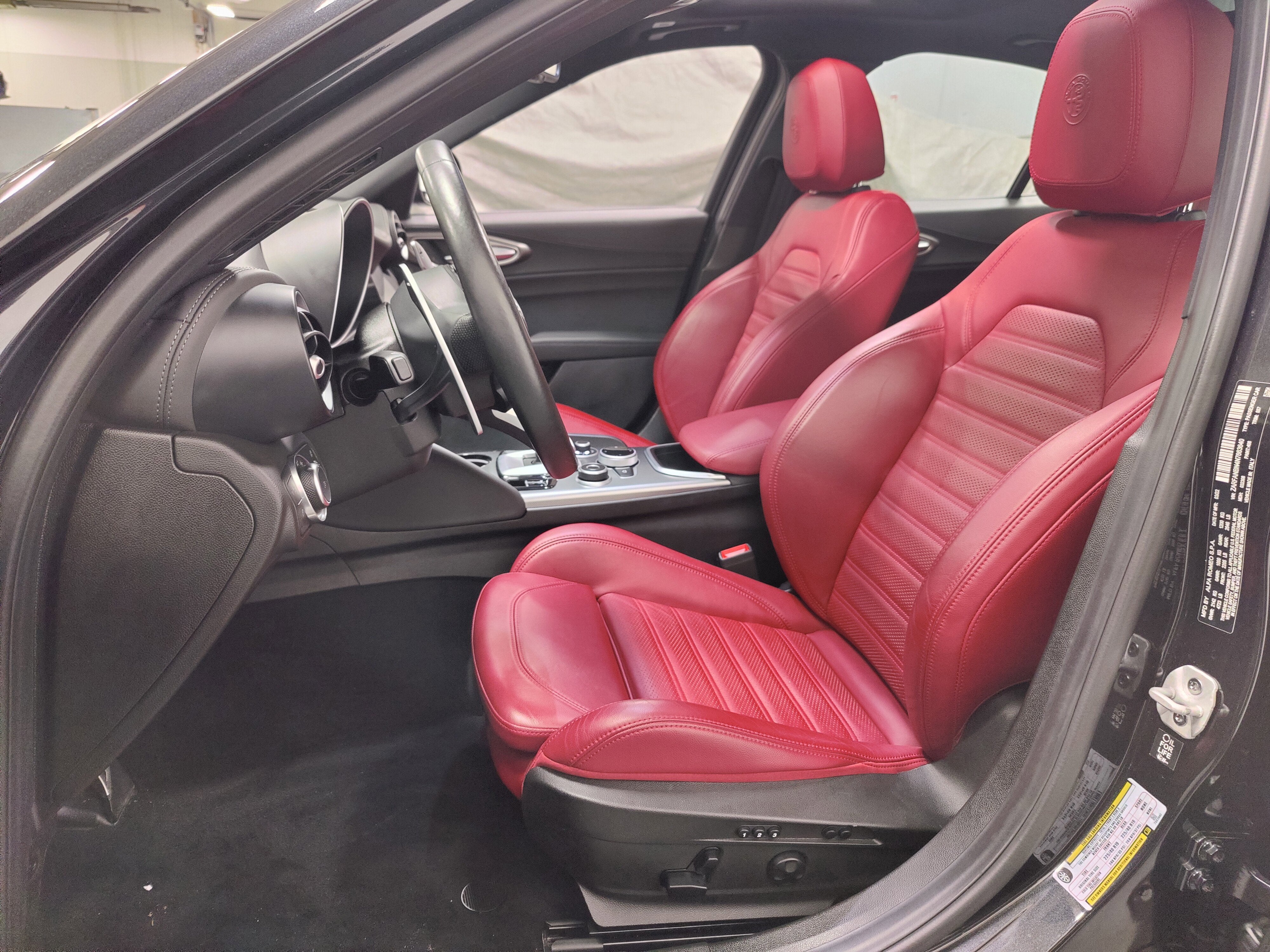 2022 Alfa Romeo Giulia Veloce Premium AWD w/Sunroof/nav