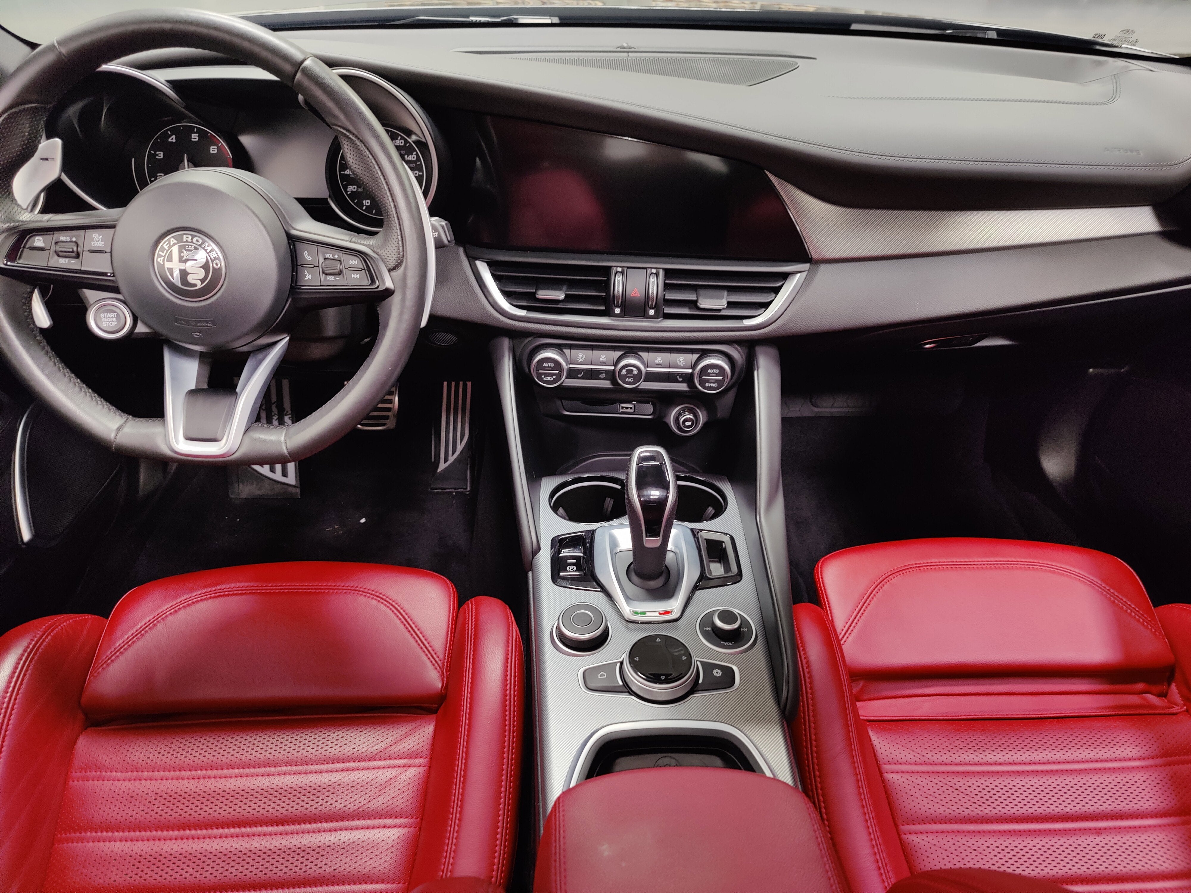 2022 Alfa Romeo Giulia Veloce Premium AWD w/Sunroof/nav