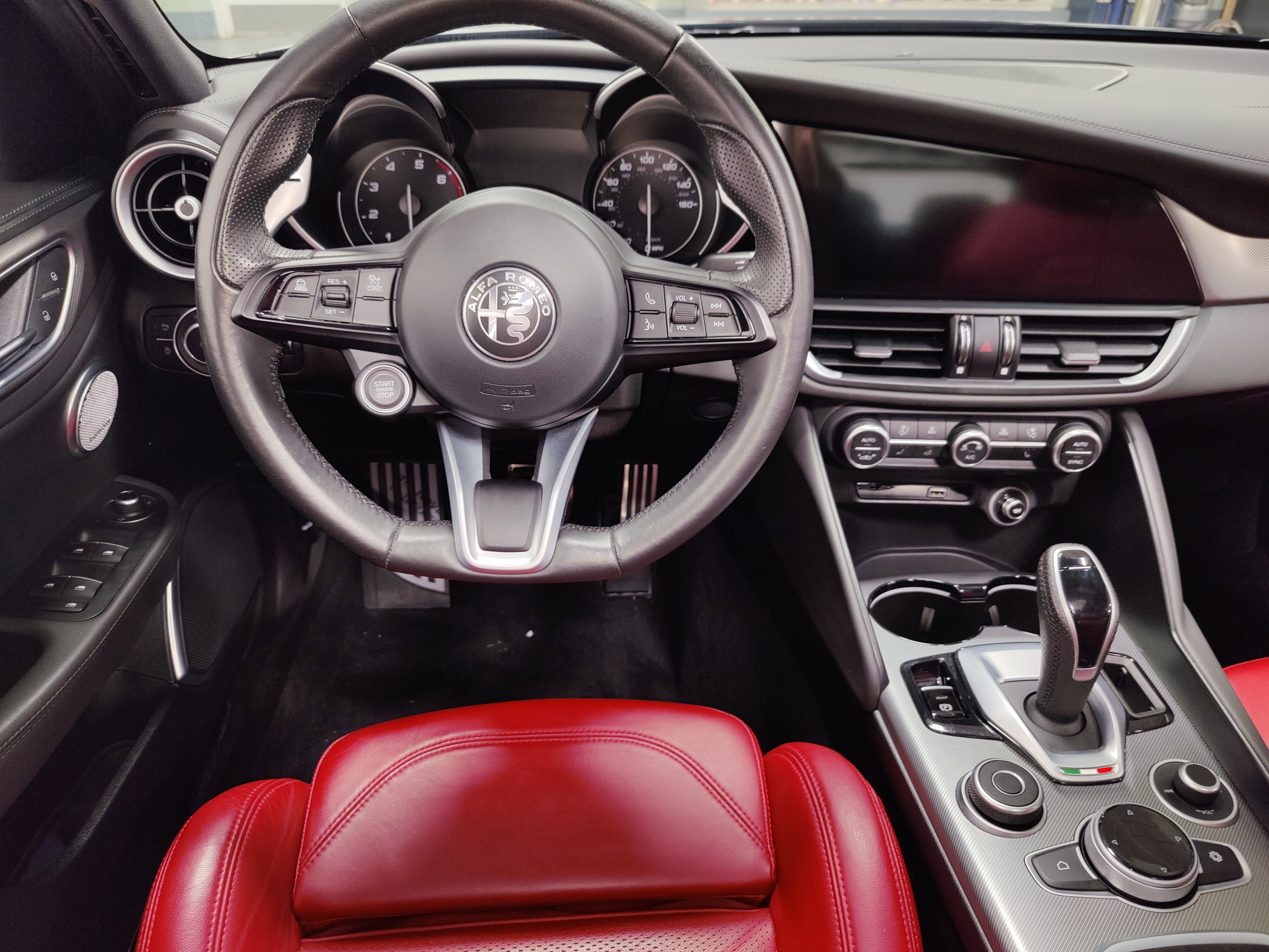 2022 Alfa Romeo Giulia Veloce Premium AWD w/Sunroof/nav