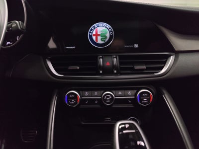 2022 Alfa Romeo Giulia Veloce Premium AWD w/Sunroof/nav