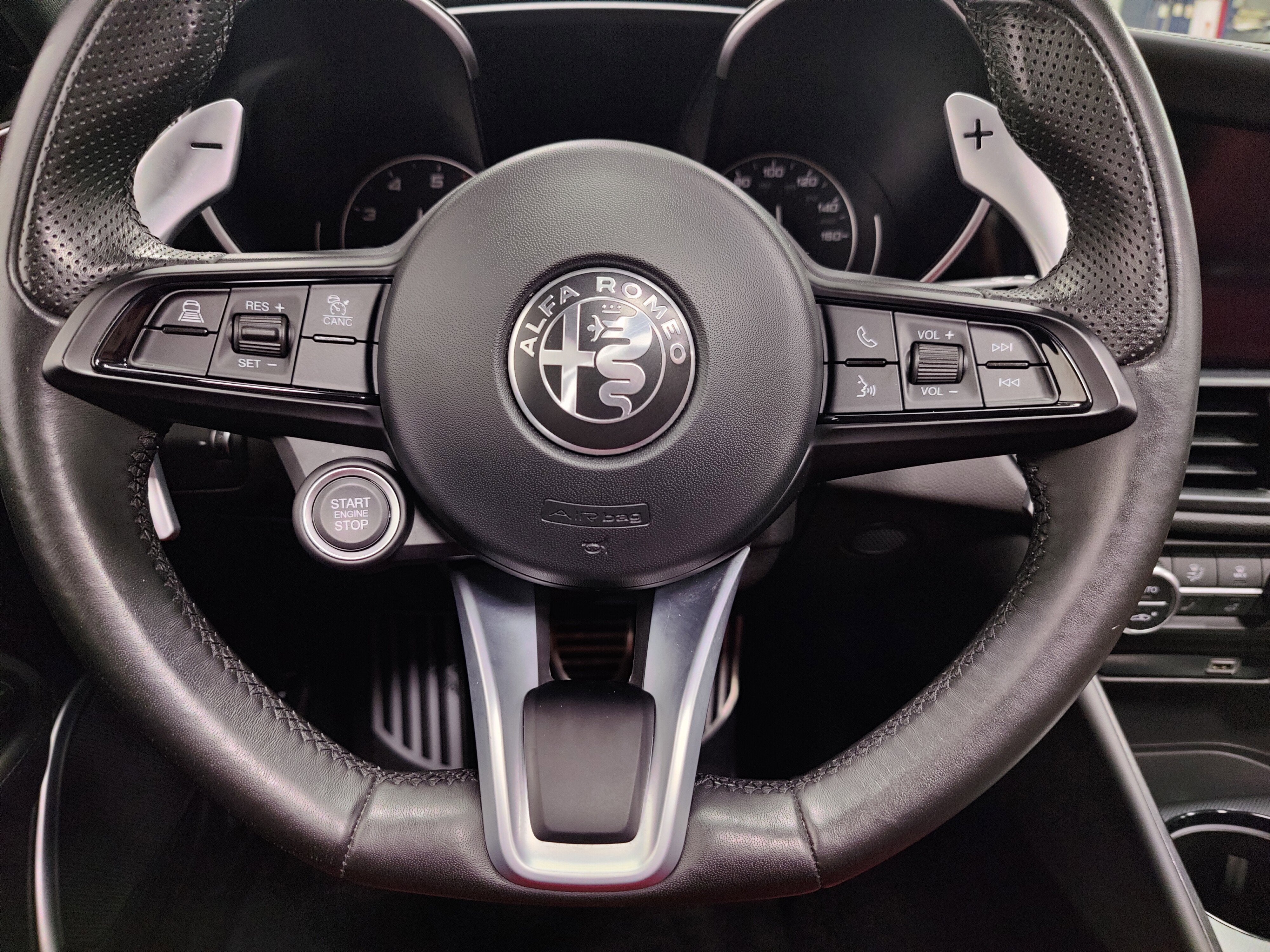 2022 Alfa Romeo Giulia Veloce Premium AWD w/Sunroof/nav