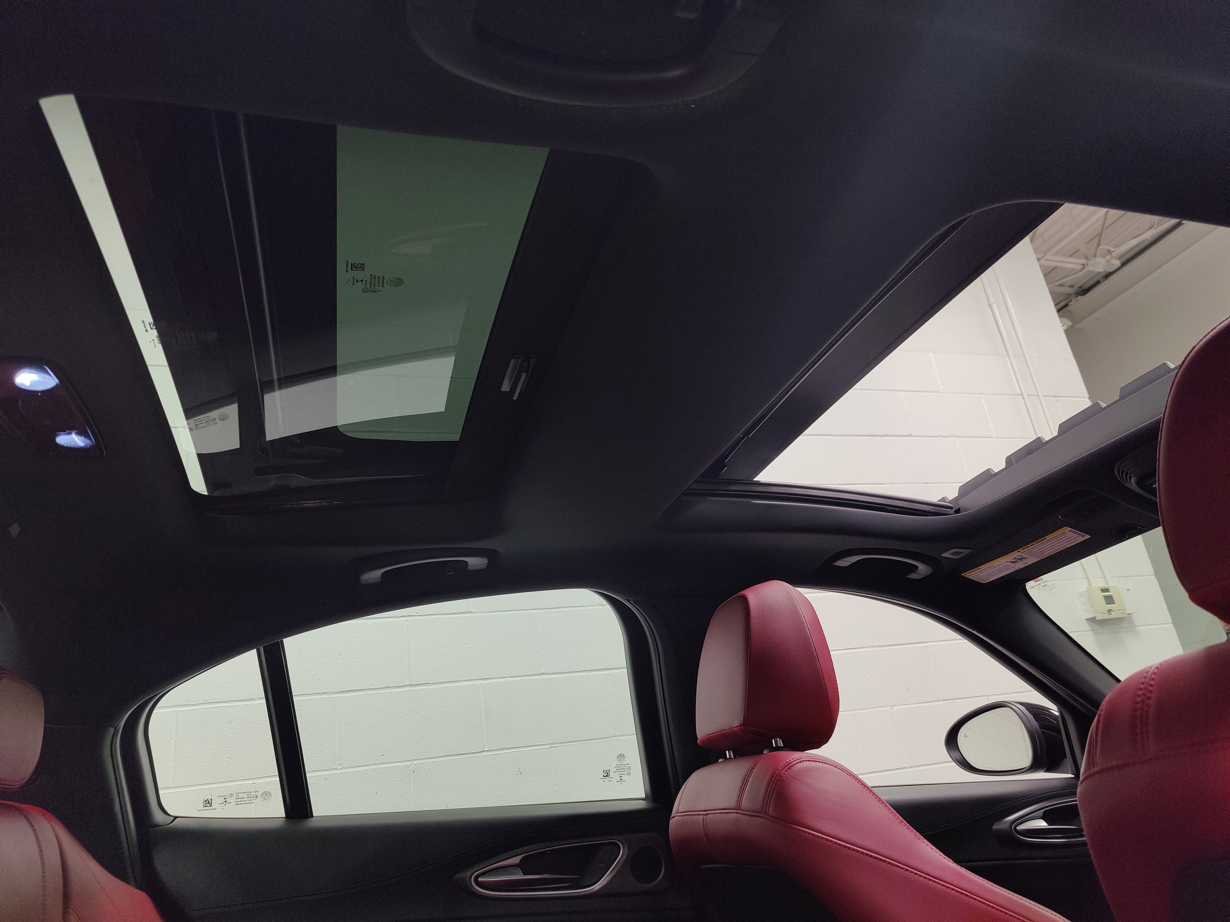 2022 Alfa Romeo Giulia Veloce Premium AWD w/Sunroof/nav